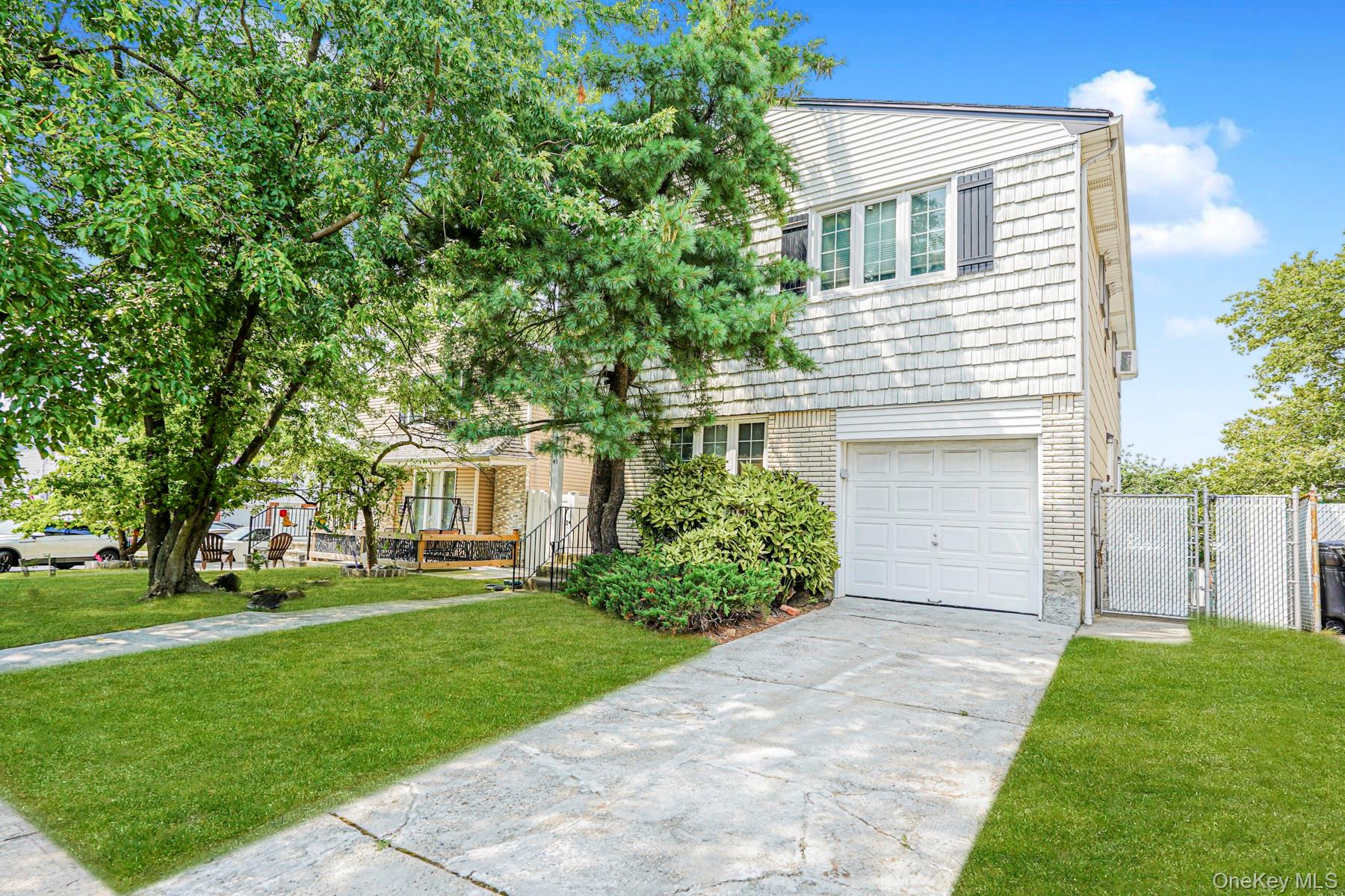 41 Middle Loop Road, Staten Island, NY 10308