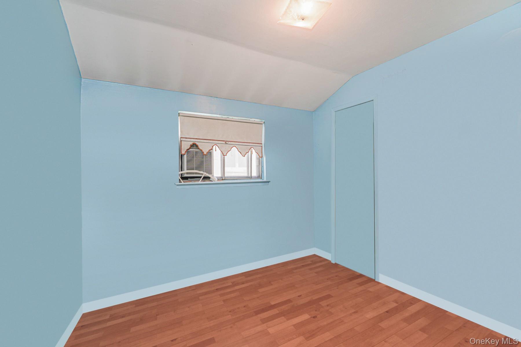 41 Middle Loop Road, Staten Island, NY 10308