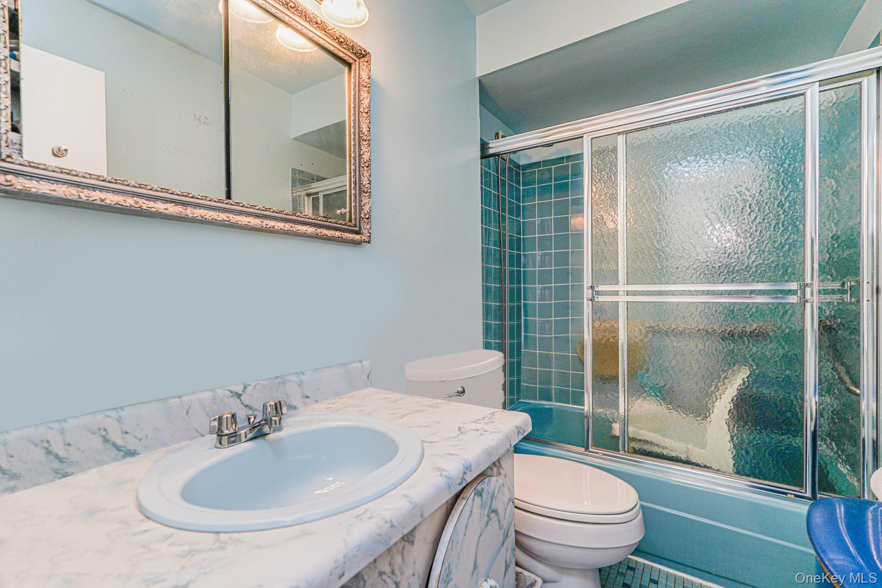 41 Middle Loop Road, Staten Island, NY 10308