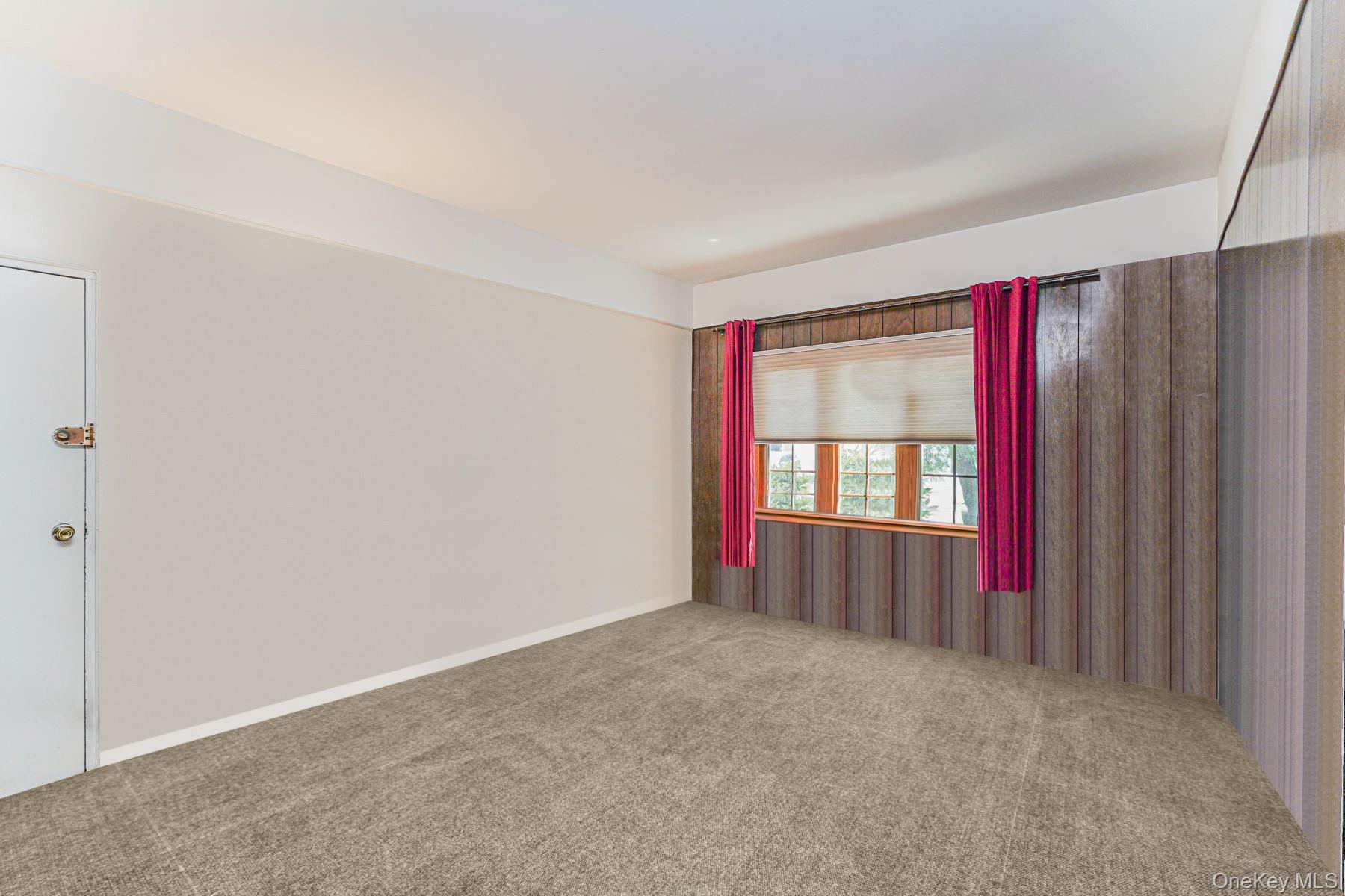 41 Middle Loop Road, Staten Island, NY 10308