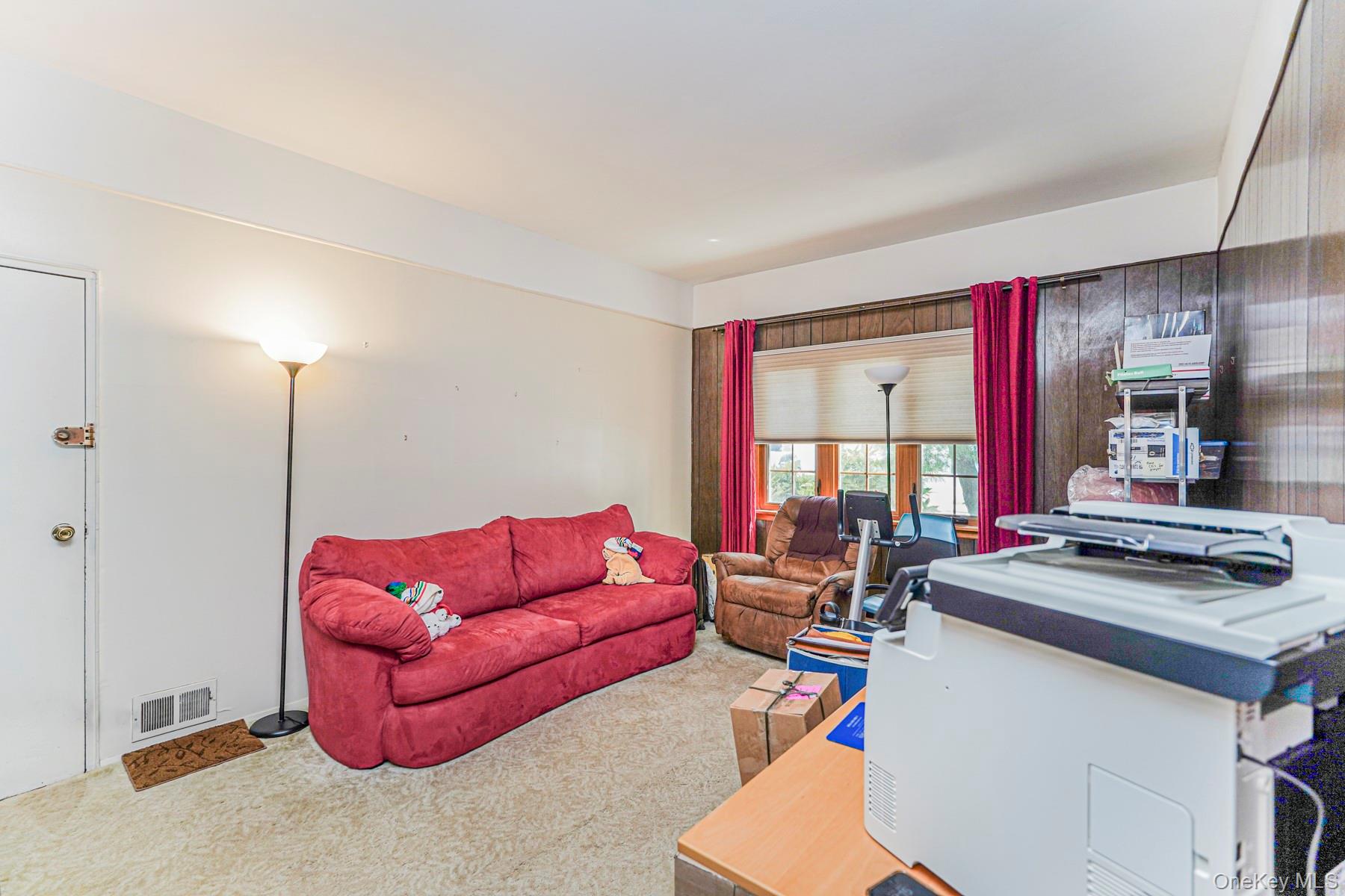 41 Middle Loop Road, Staten Island, NY 10308