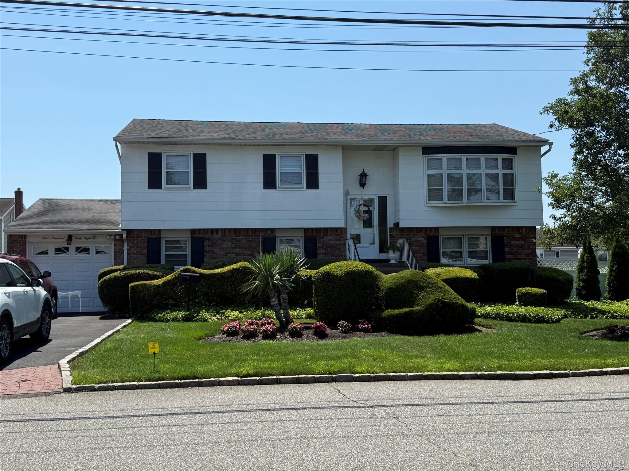 148 Broadway, West Babylon, NY 11704