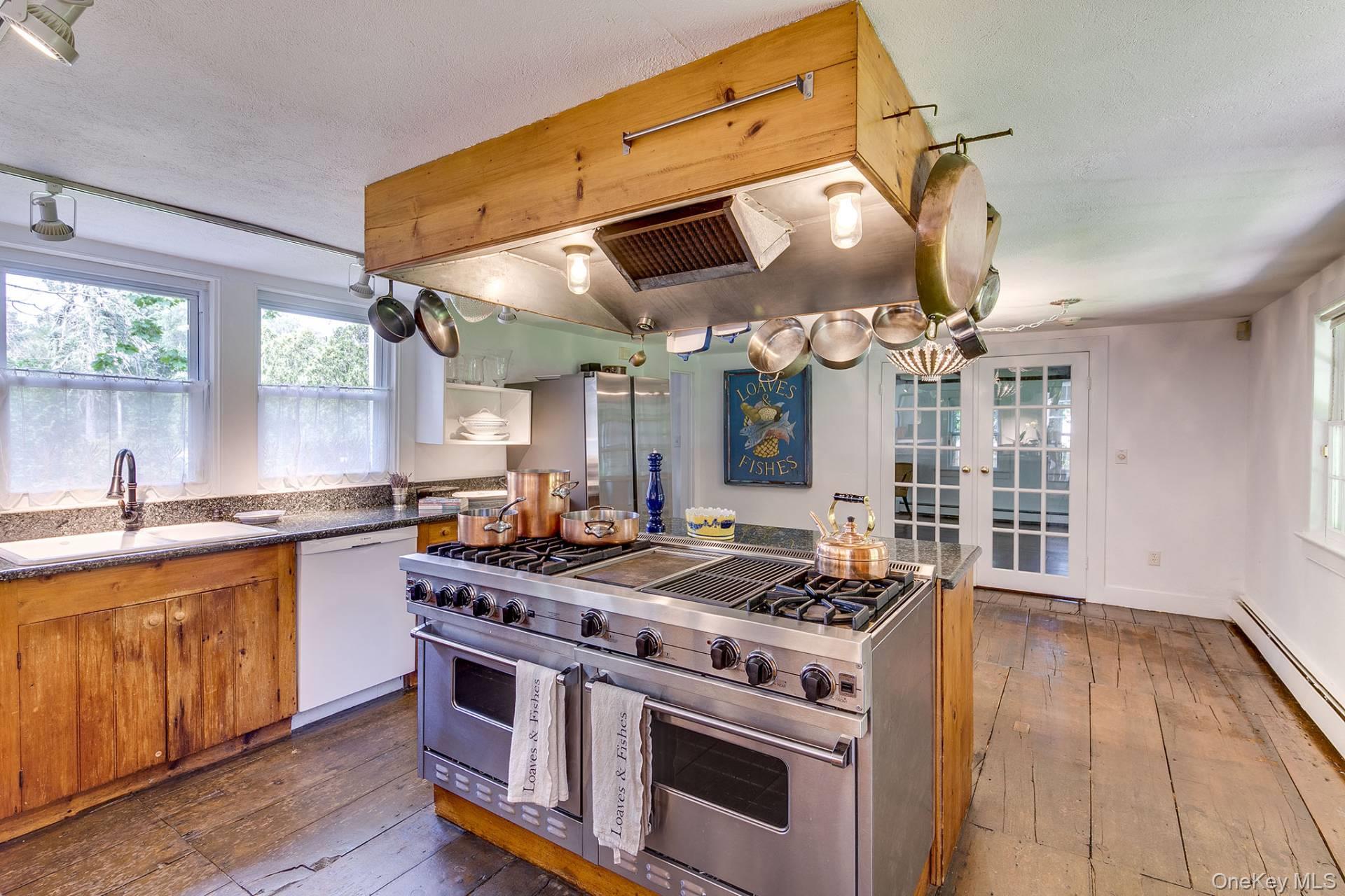 2964 Noyac Road, Sag Harbor, NY 11963