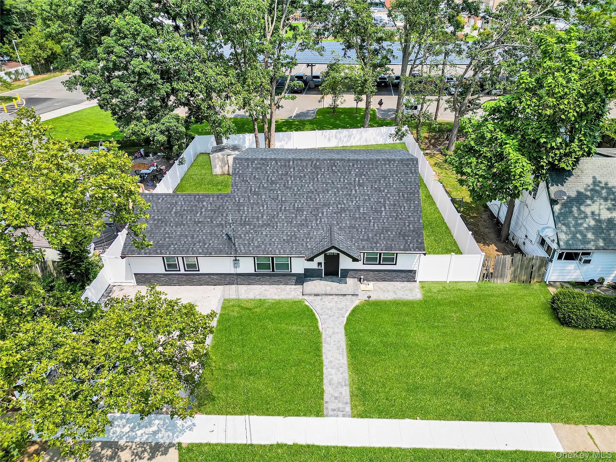 10 Hillman Place, Roosevelt, NY 11575