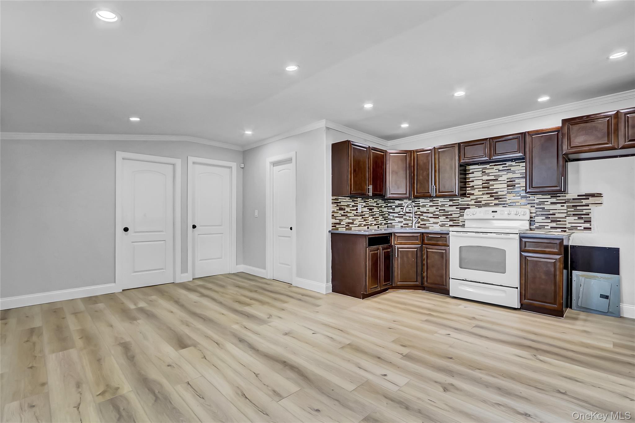 10 Hillman Place, Roosevelt, NY 11575