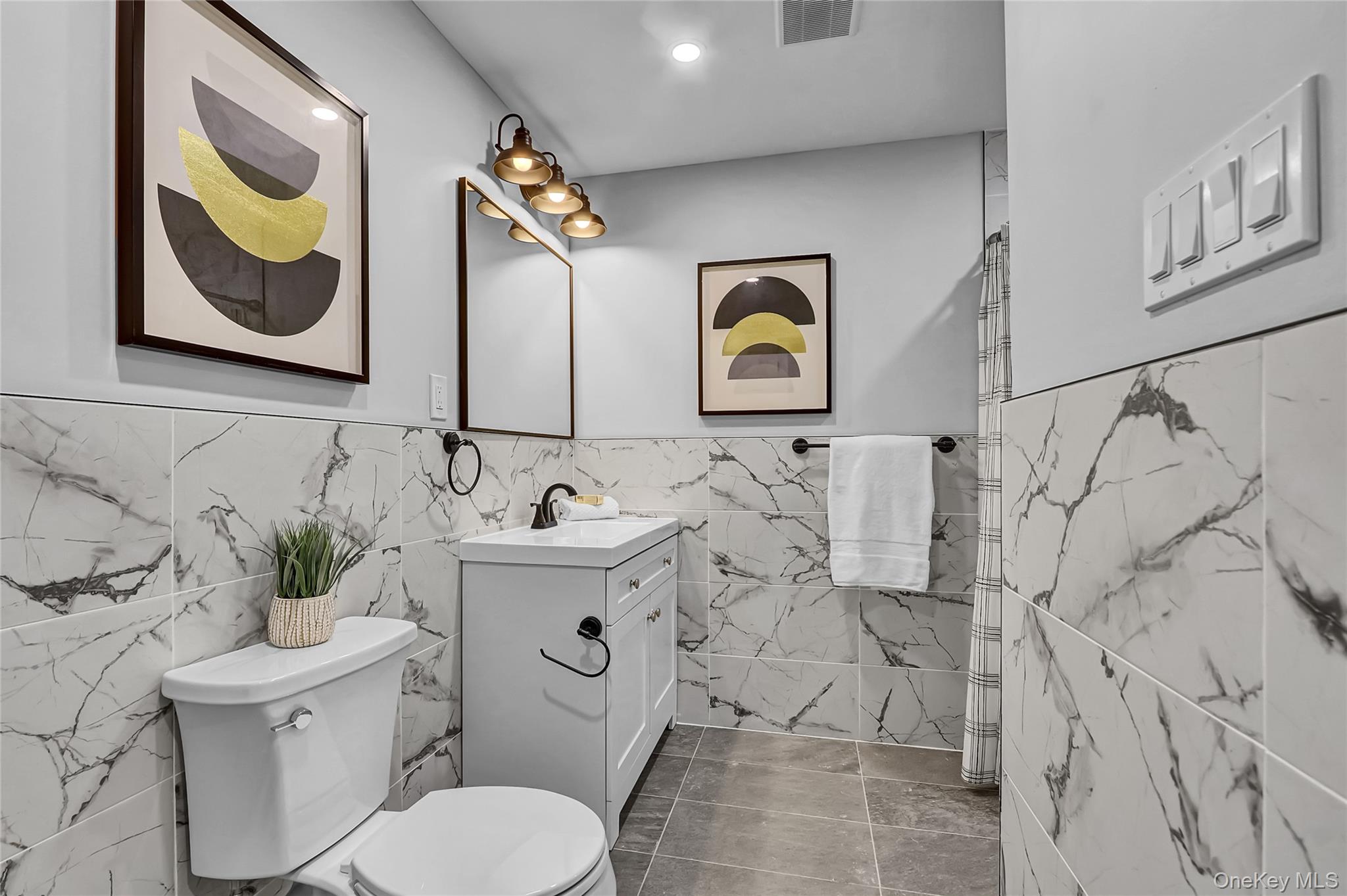 10 Hillman Place, Roosevelt, NY 11575