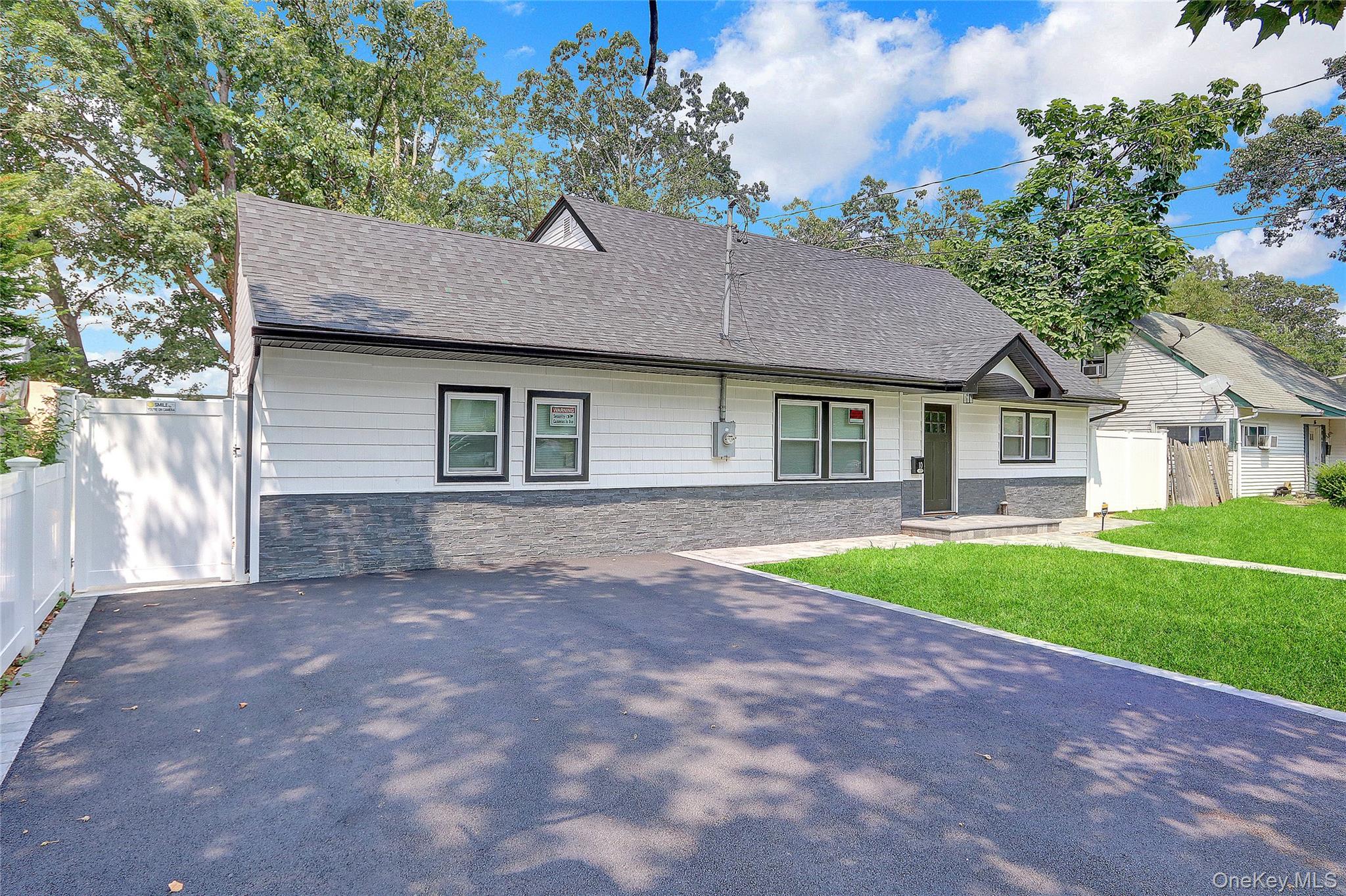 10 Hillman Place, Roosevelt, NY 11575