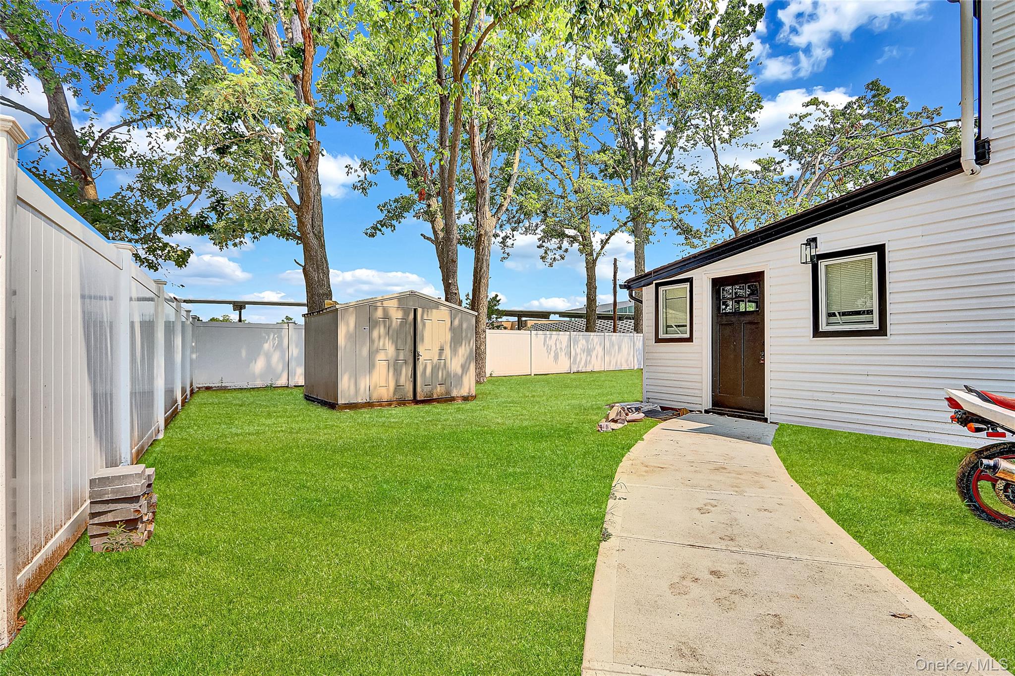 10 Hillman Place, Roosevelt, NY 11575