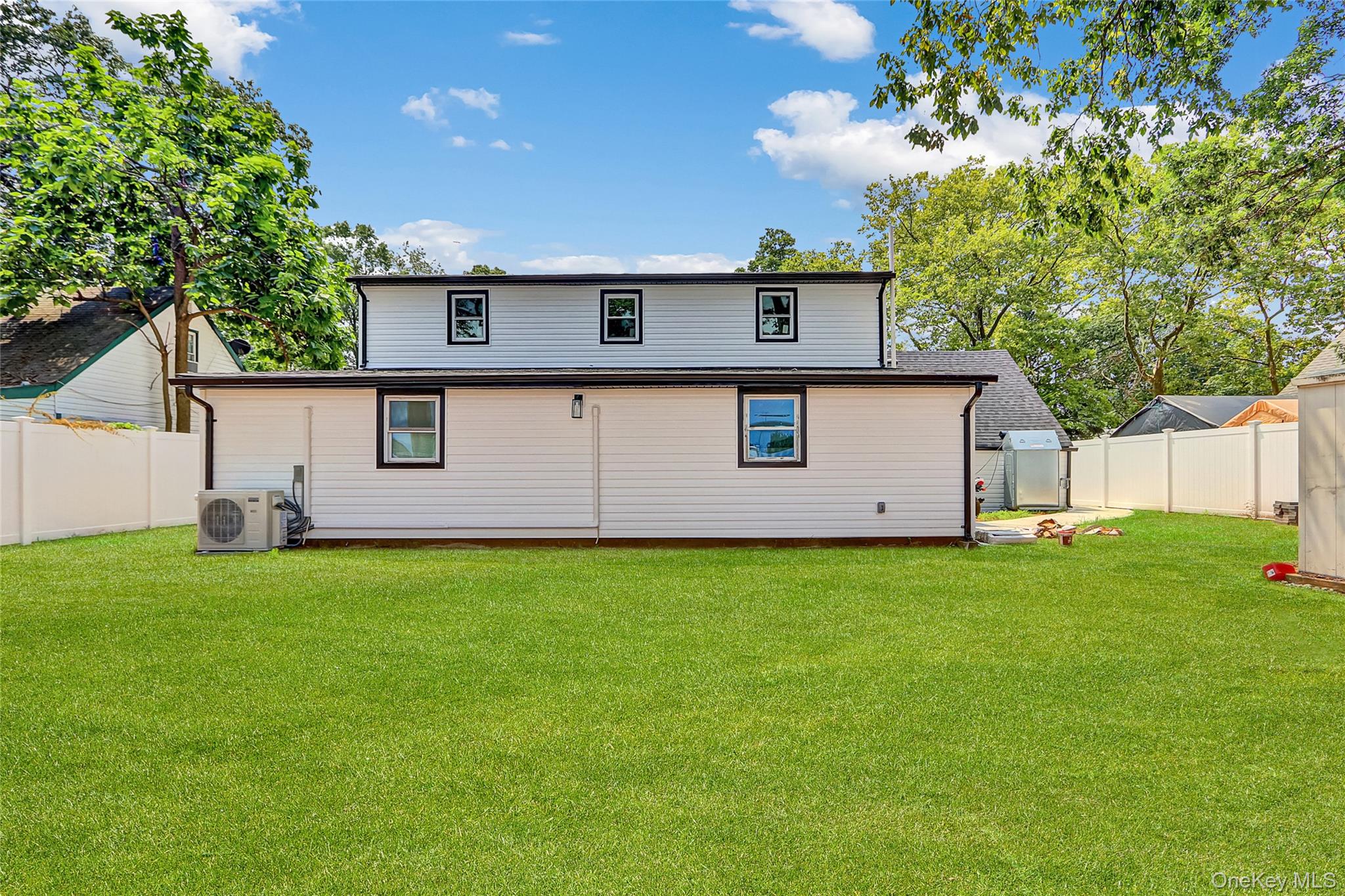 10 Hillman Place, Roosevelt, NY 11575