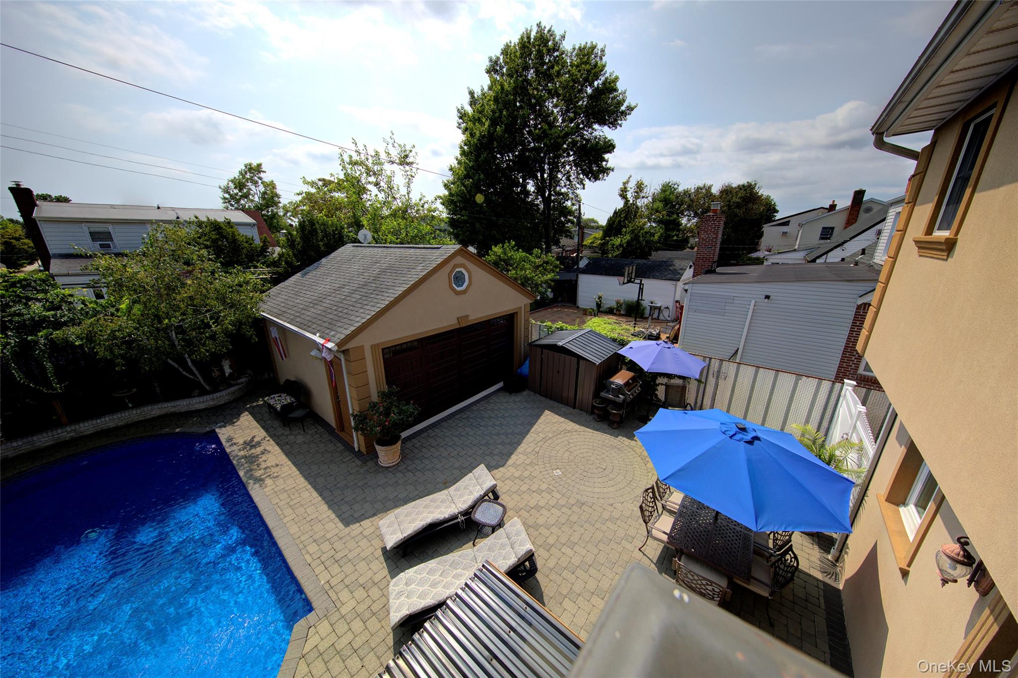 997 Glen Drive, Franklin Square, NY 11010