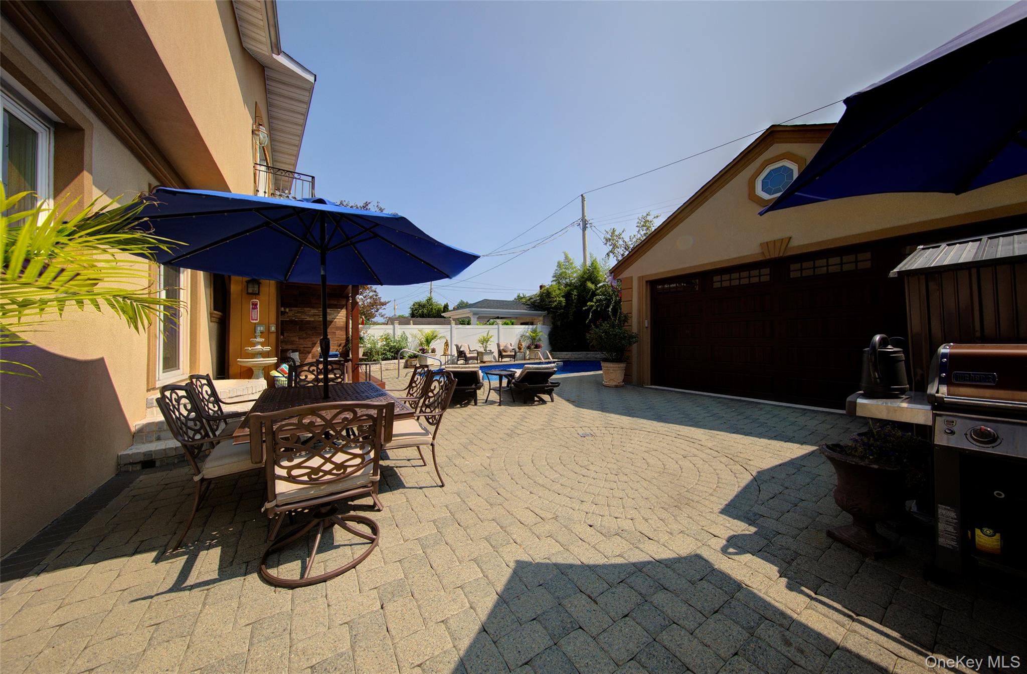 997 Glen Drive, Franklin Square, NY 11010