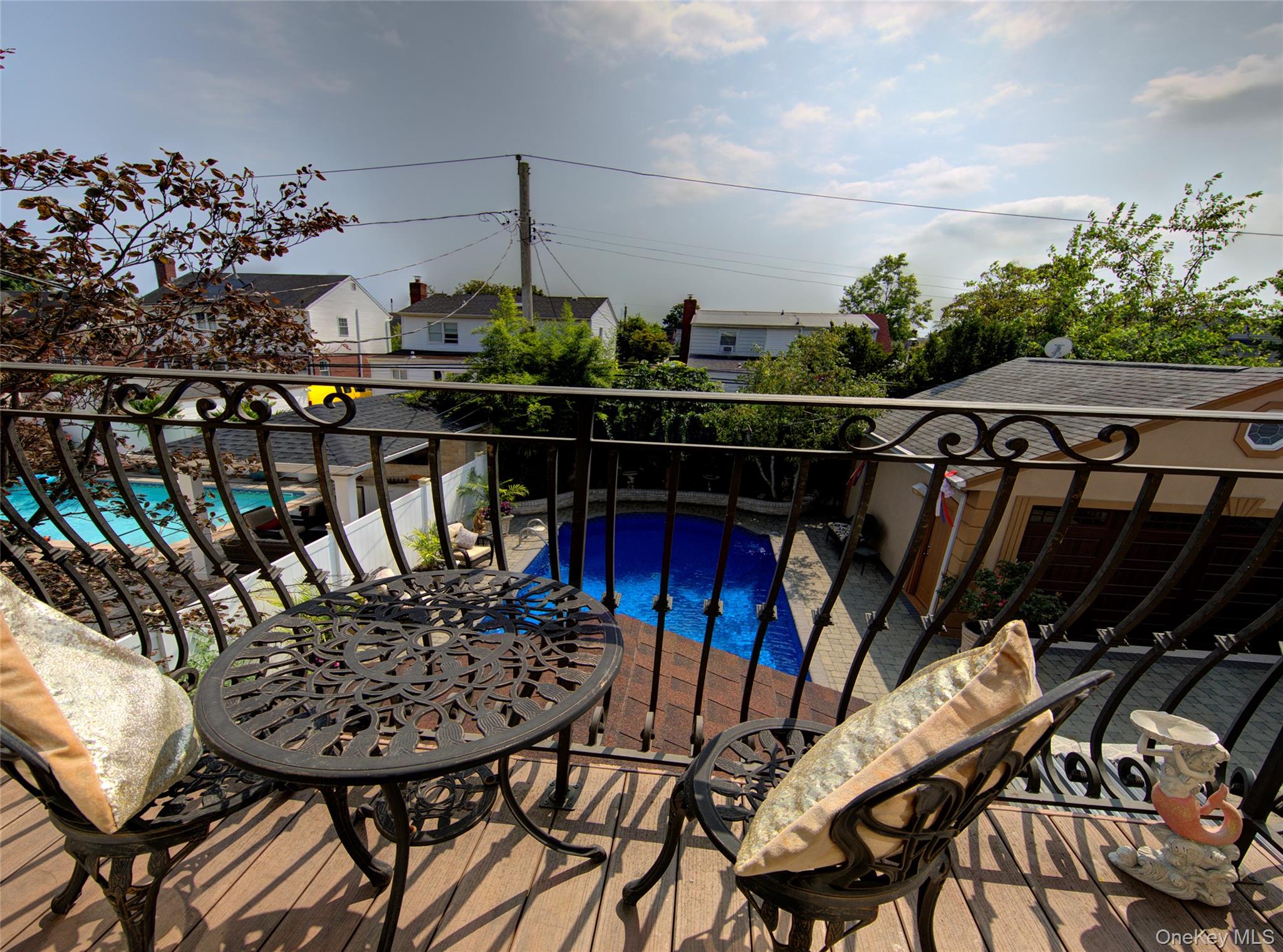 997 Glen Drive, Franklin Square, NY 11010