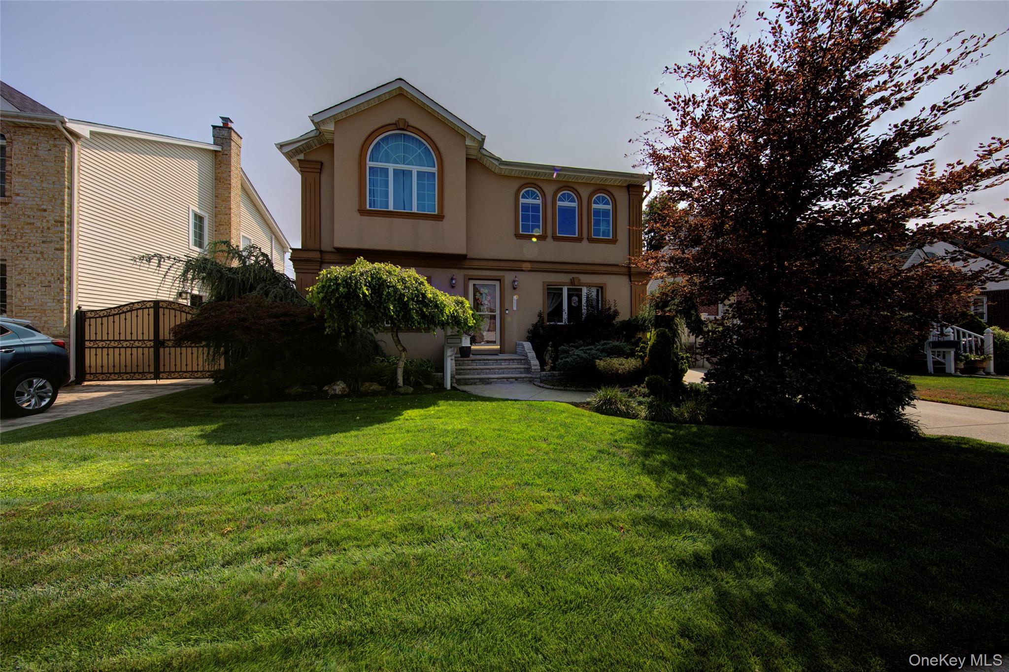 997 Glen Drive, Franklin Square, NY 11010