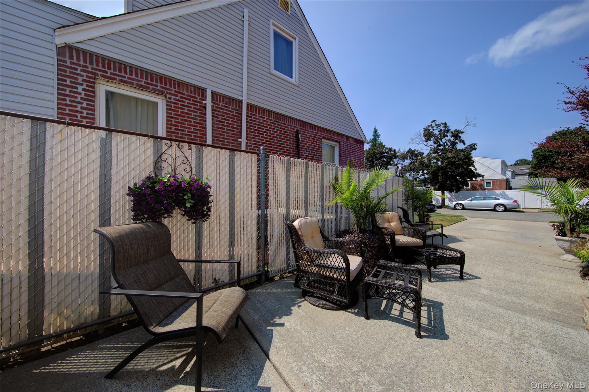 997 Glen Drive, Franklin Square, NY 11010