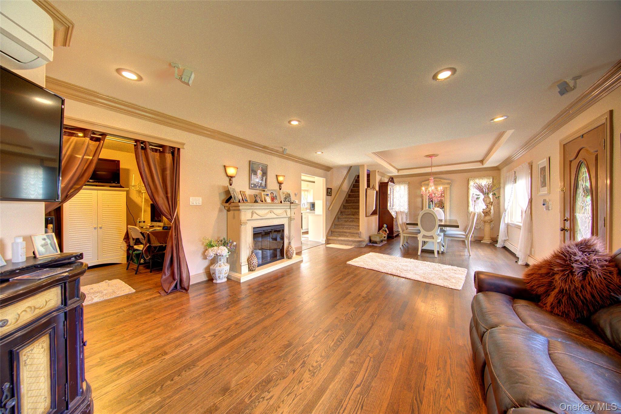 997 Glen Drive, Franklin Square, NY 11010