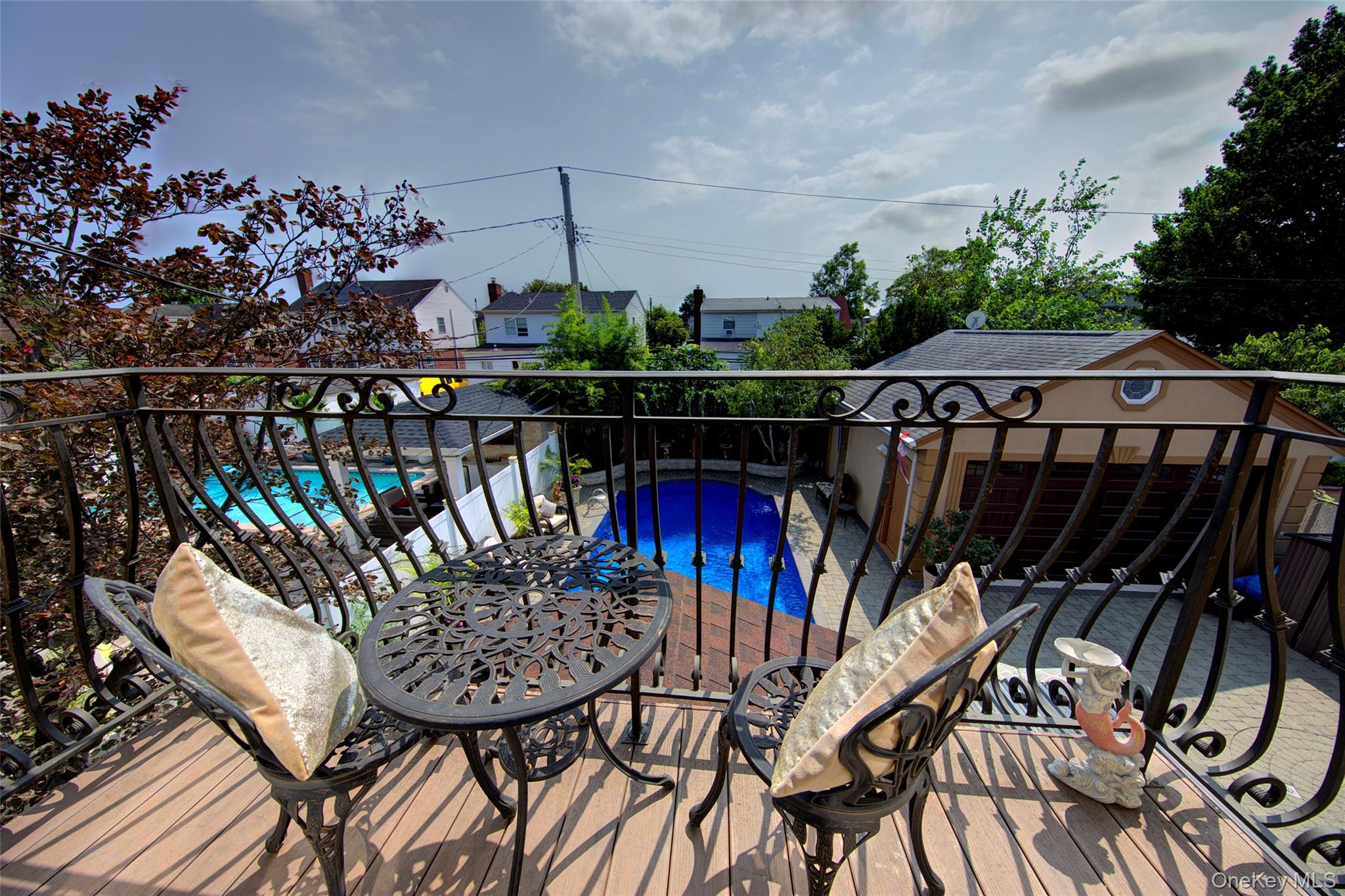 997 Glen Drive, Franklin Square, NY 11010