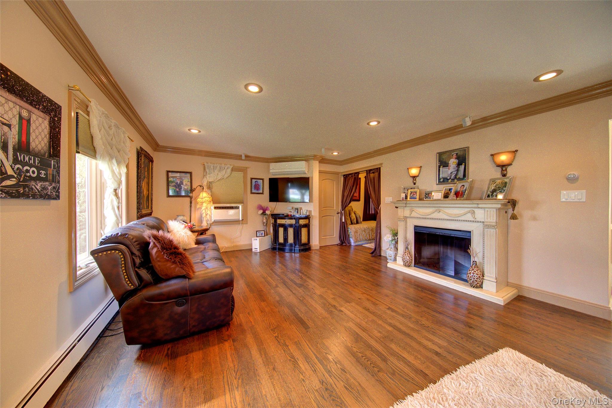 997 Glen Drive, Franklin Square, NY 11010