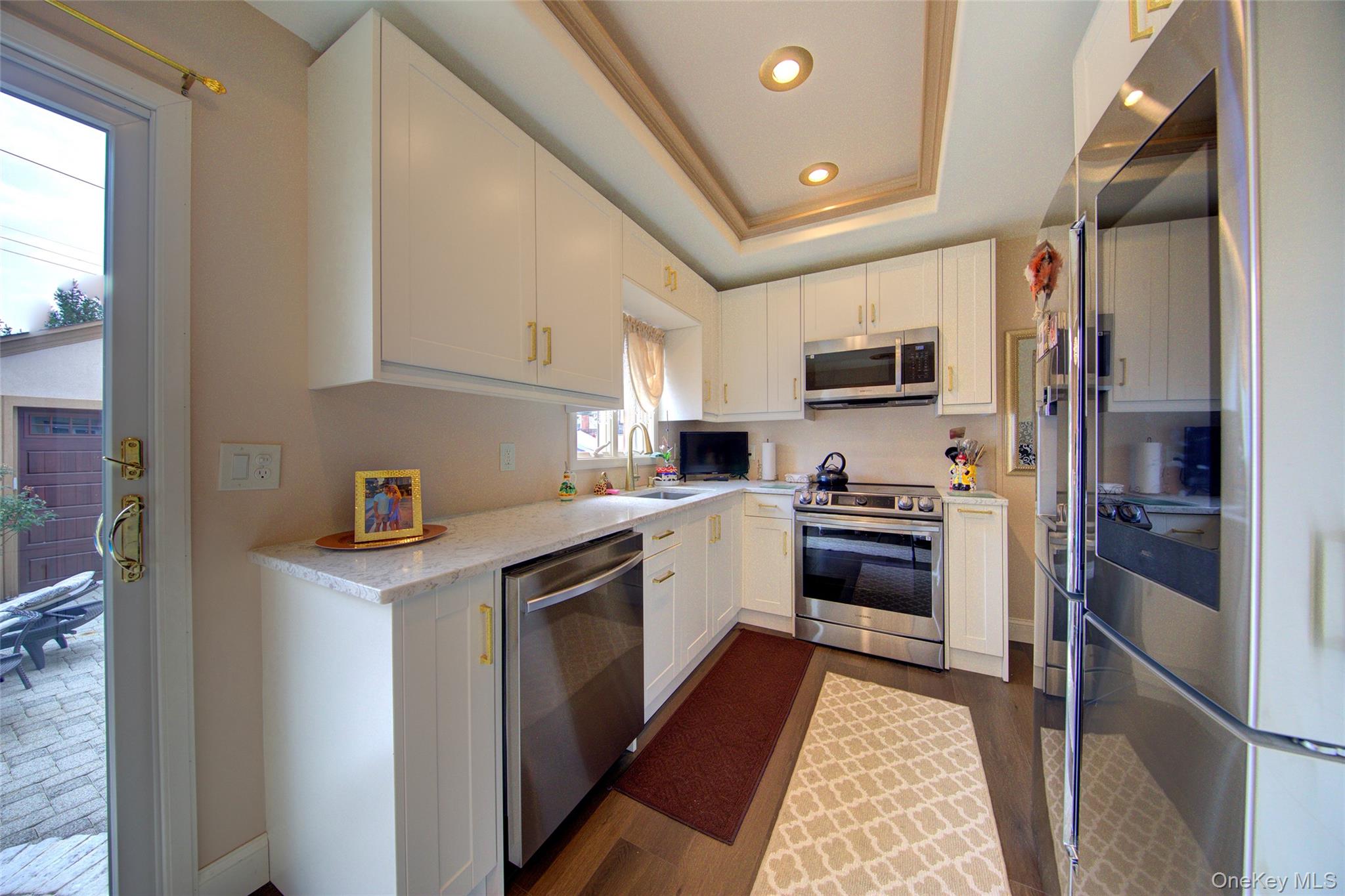 997 Glen Drive, Franklin Square, NY 11010