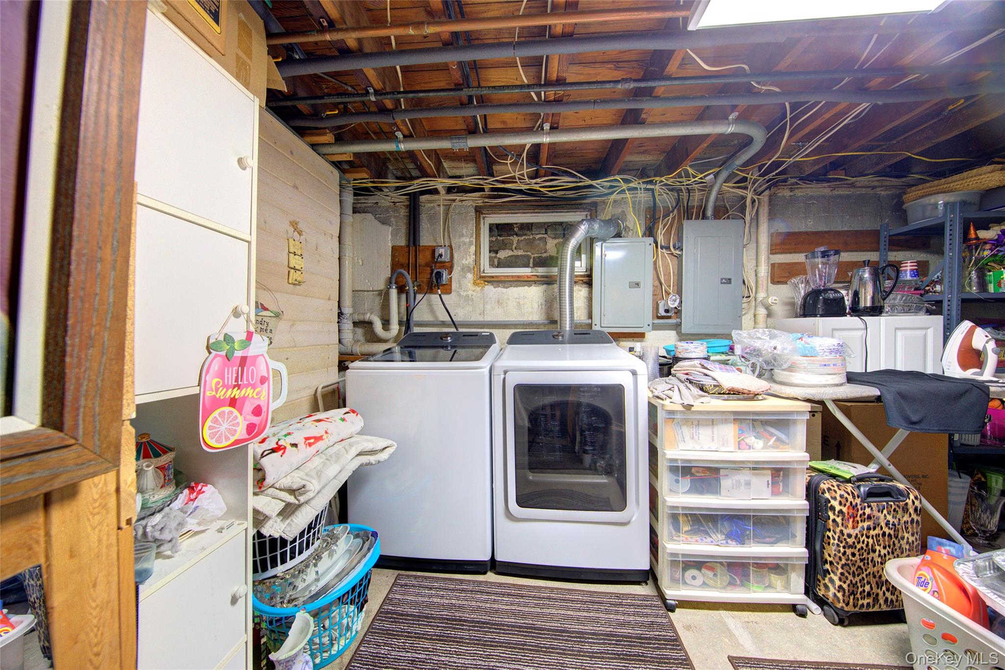 997 Glen Drive, Franklin Square, NY 11010