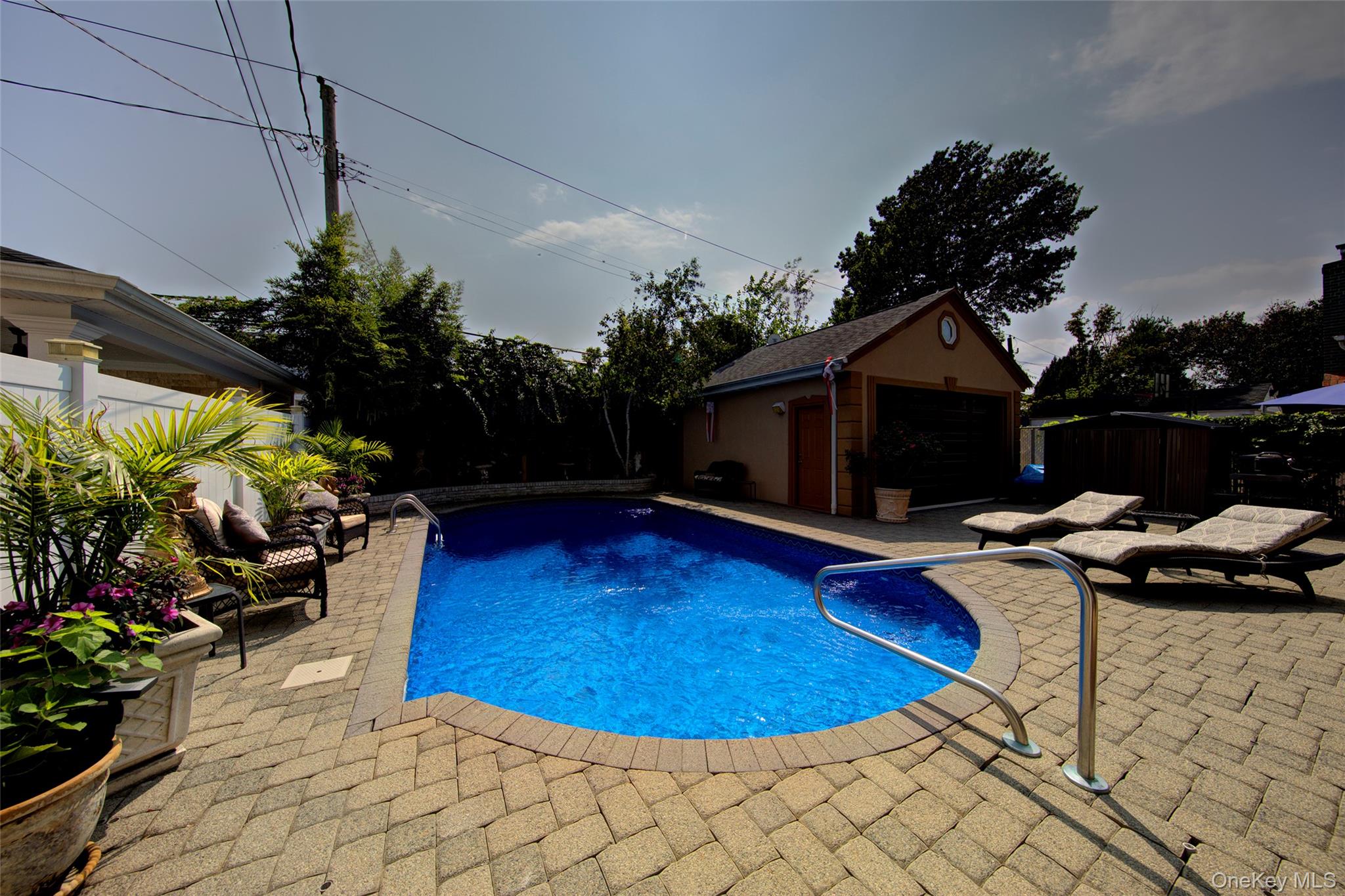 997 Glen Drive, Franklin Square, NY 11010