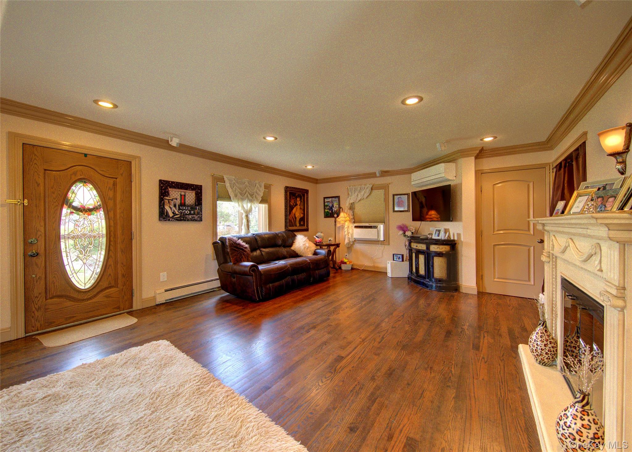 997 Glen Drive, Franklin Square, NY 11010