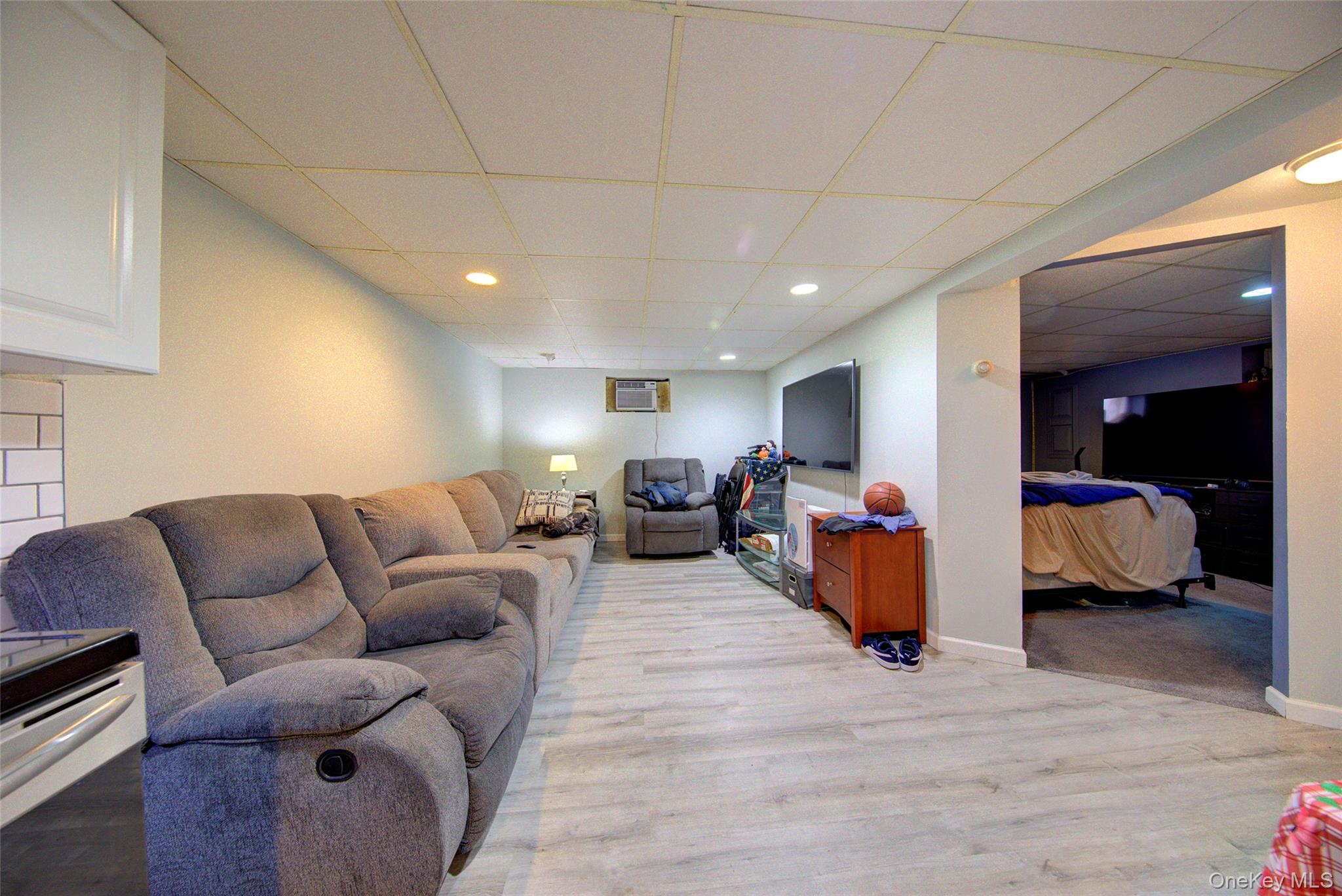 997 Glen Drive, Franklin Square, NY 11010