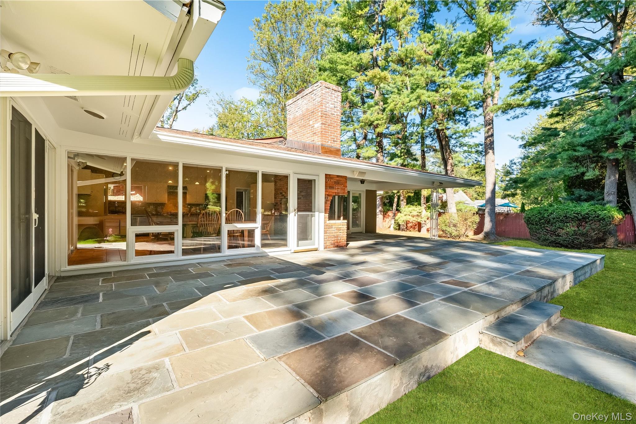 10 Barnaby Lane, Hartsdale, NY 10530