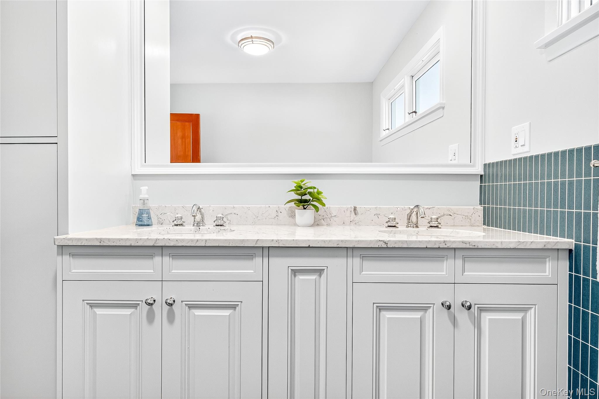 10 Barnaby Lane, Hartsdale, NY 10530