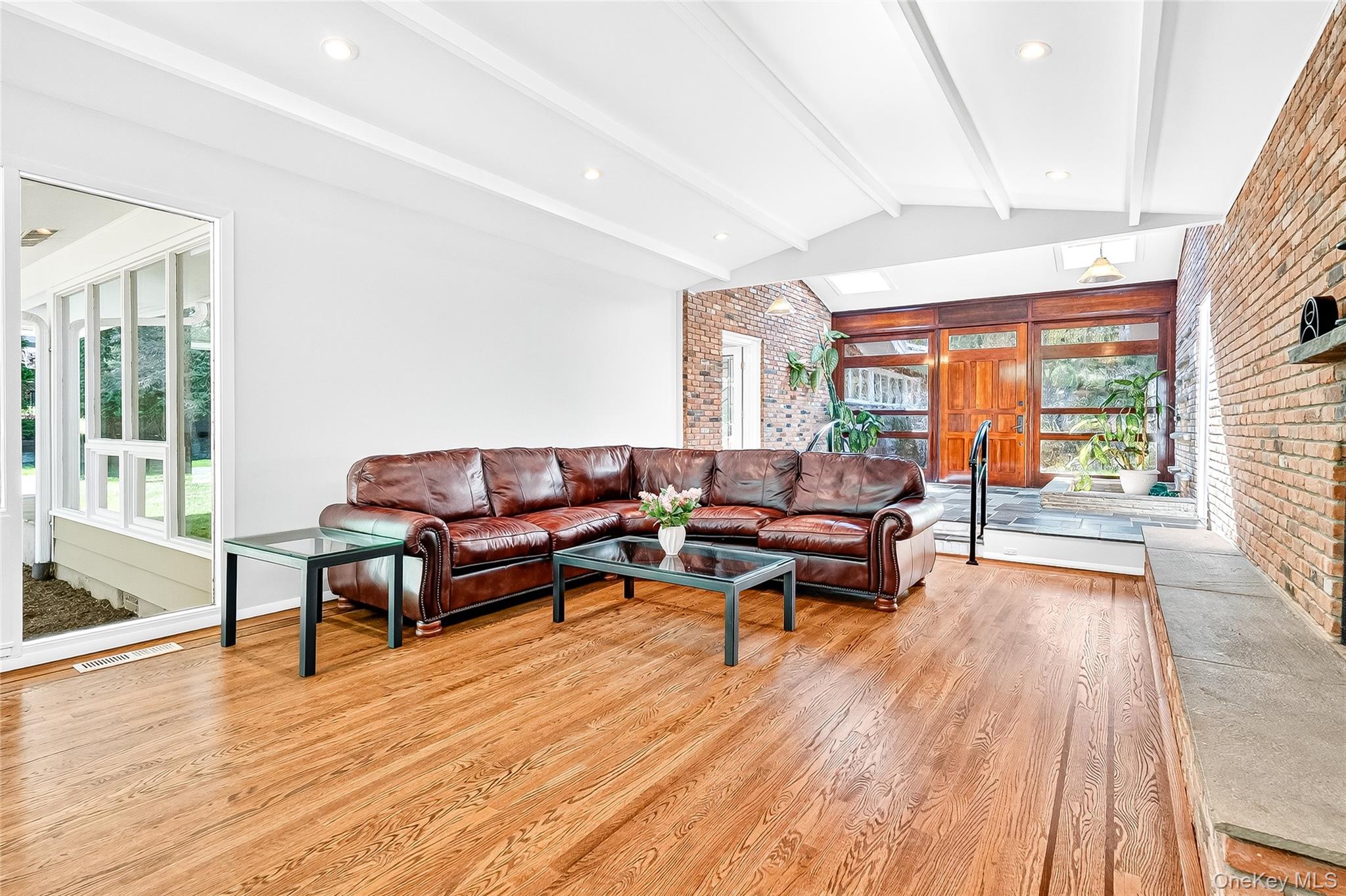 10 Barnaby Lane, Hartsdale, NY 10530