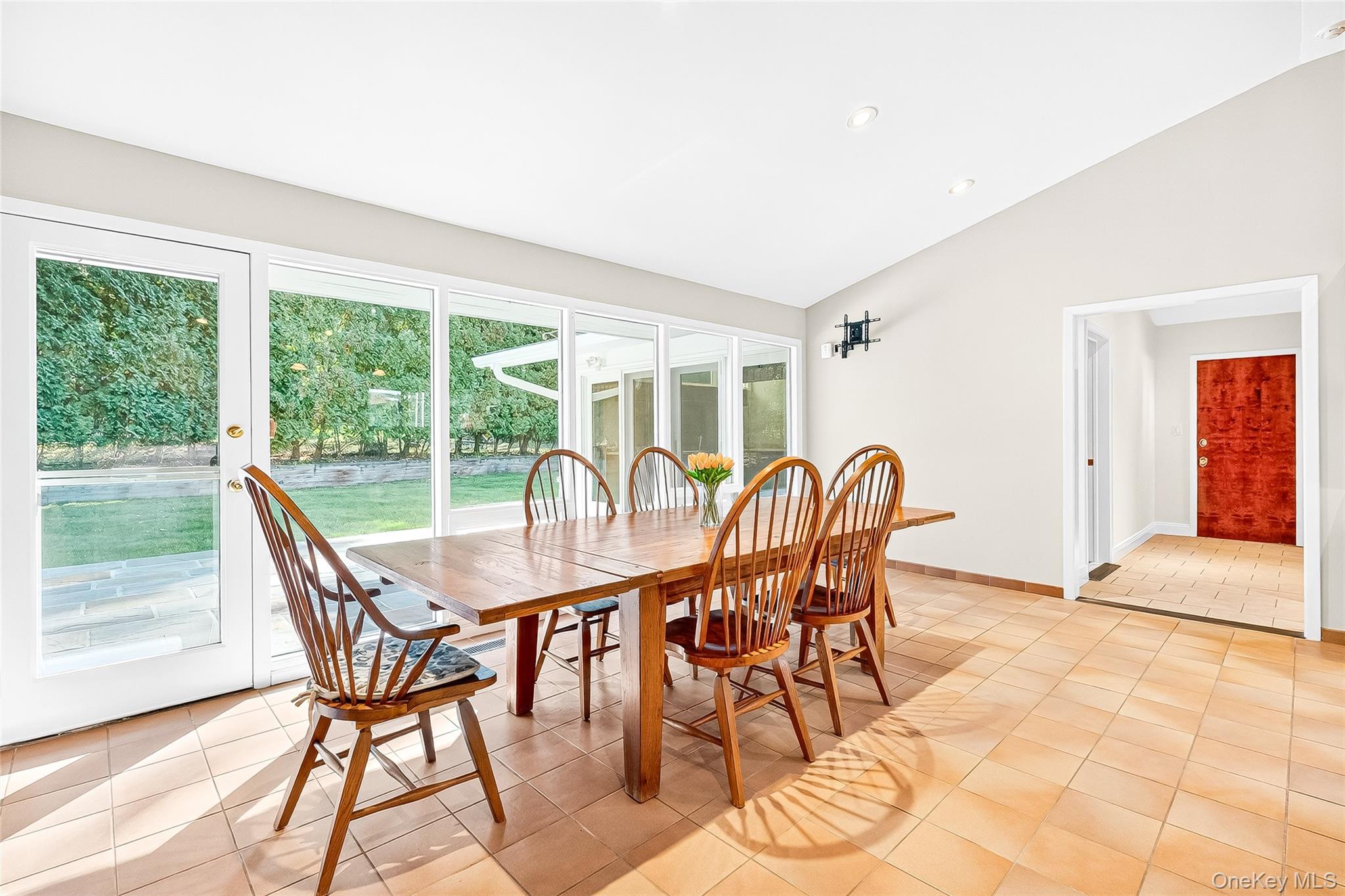 10 Barnaby Lane, Hartsdale, NY 10530