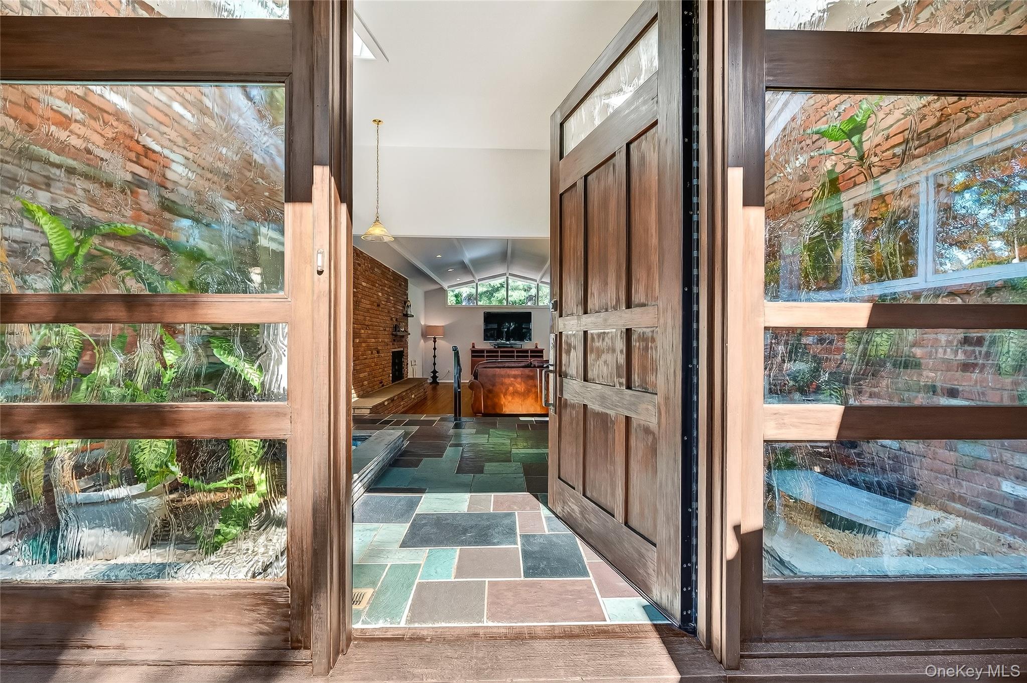 10 Barnaby Lane, Hartsdale, NY 10530