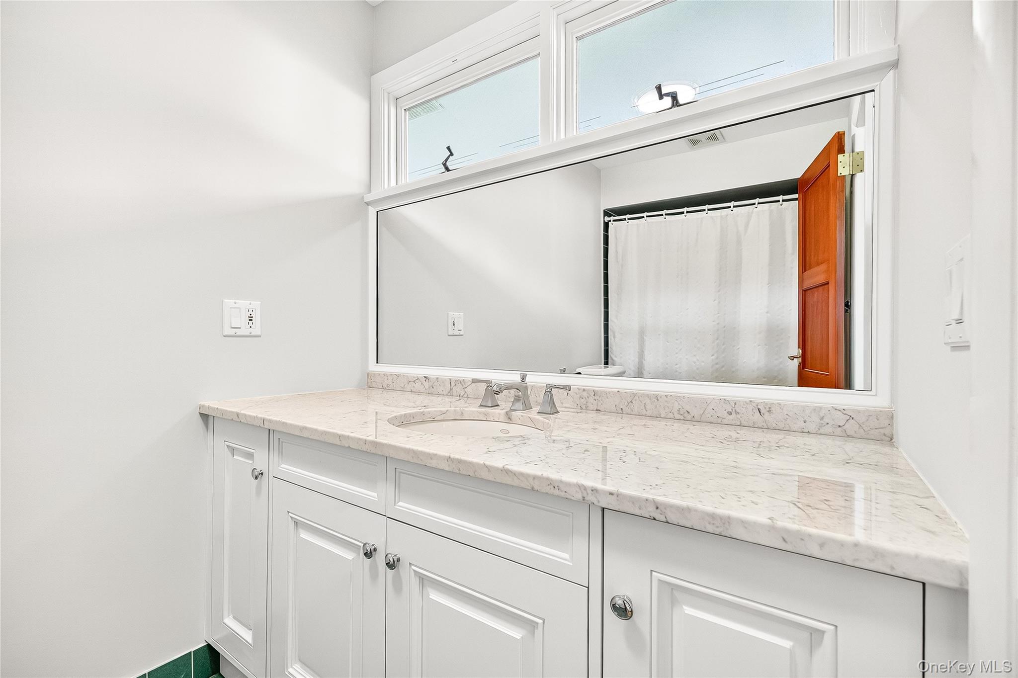 10 Barnaby Lane, Hartsdale, NY 10530