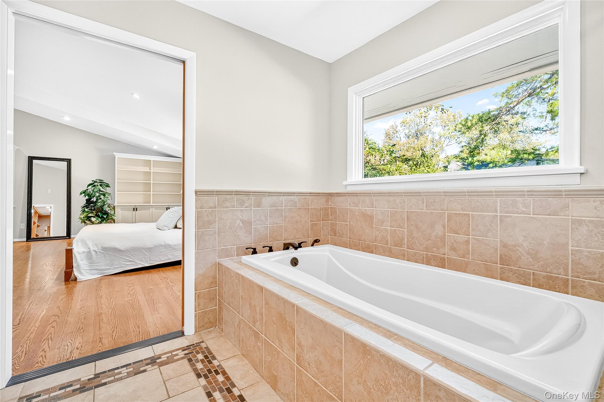 10 Barnaby Lane, Hartsdale, NY 10530