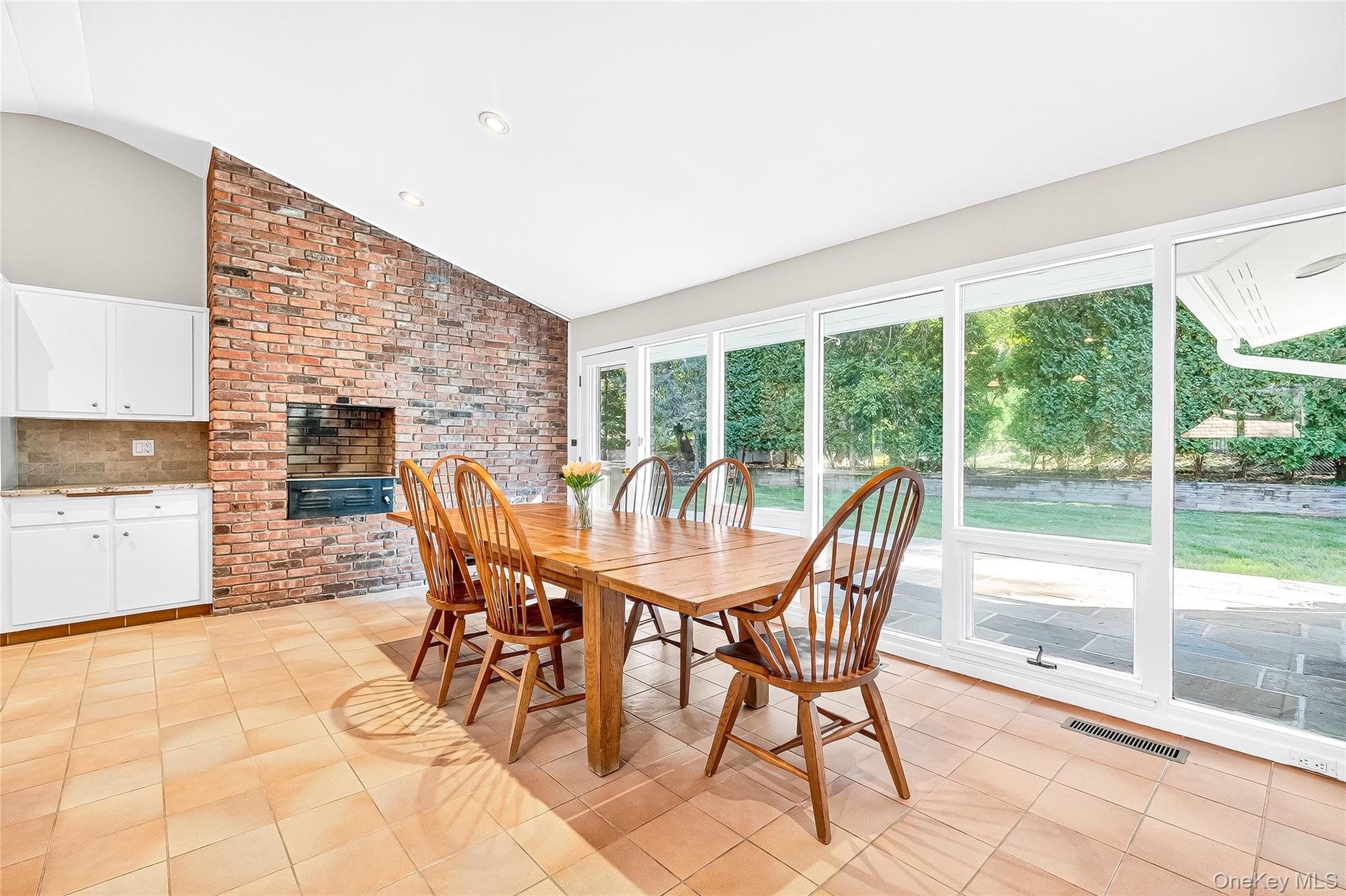 10 Barnaby Lane, Hartsdale, NY 10530