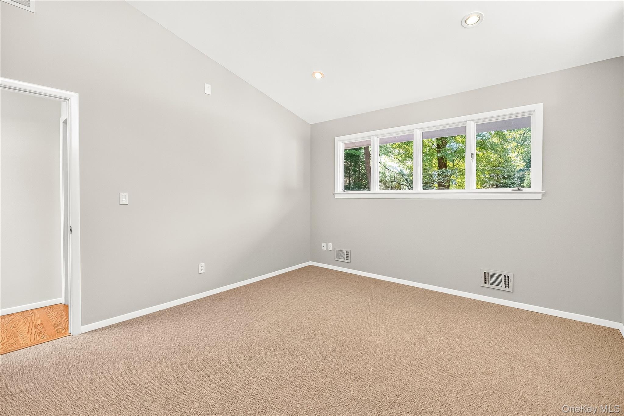 10 Barnaby Lane, Hartsdale, NY 10530