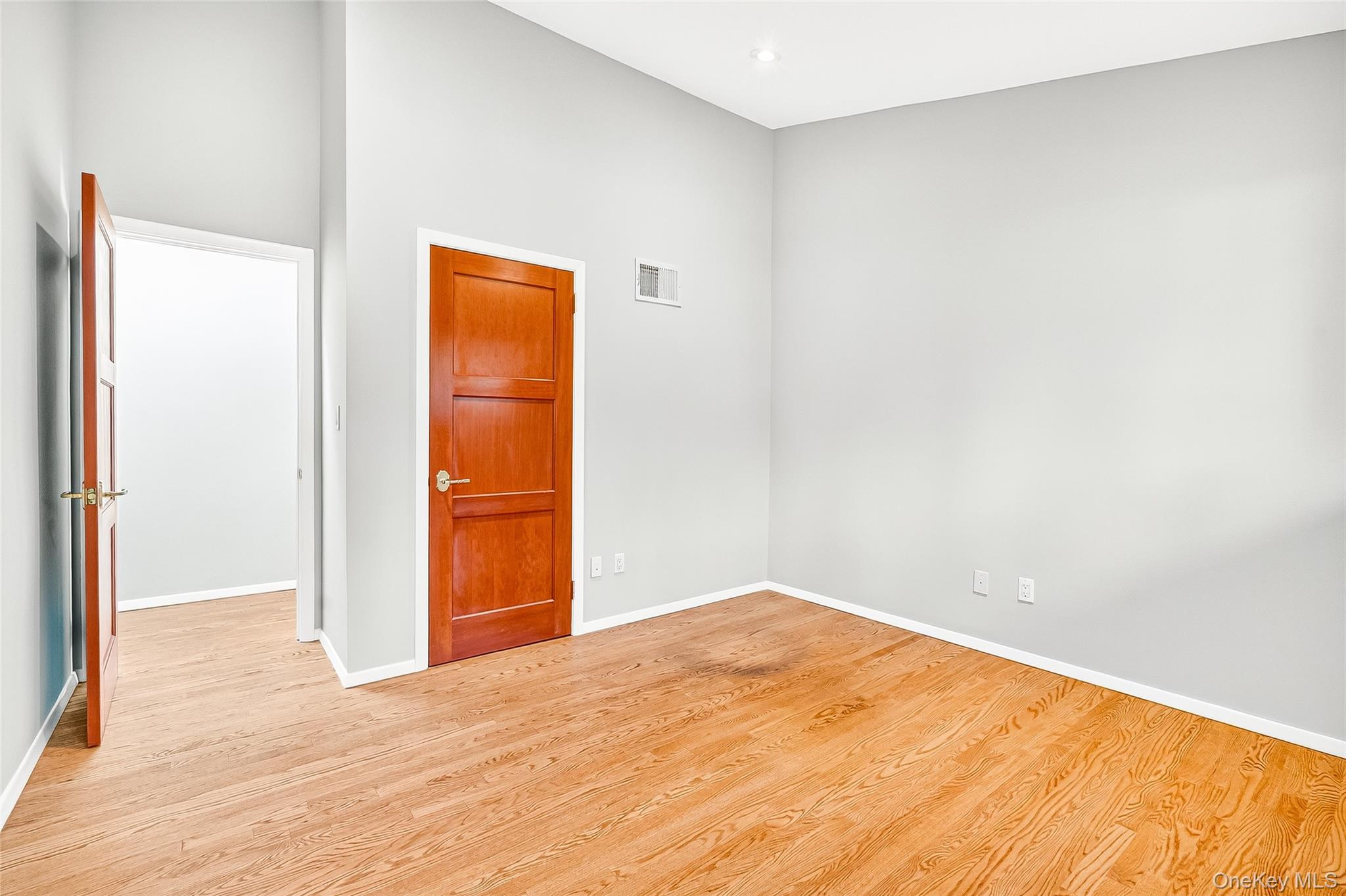 10 Barnaby Lane, Hartsdale, NY 10530