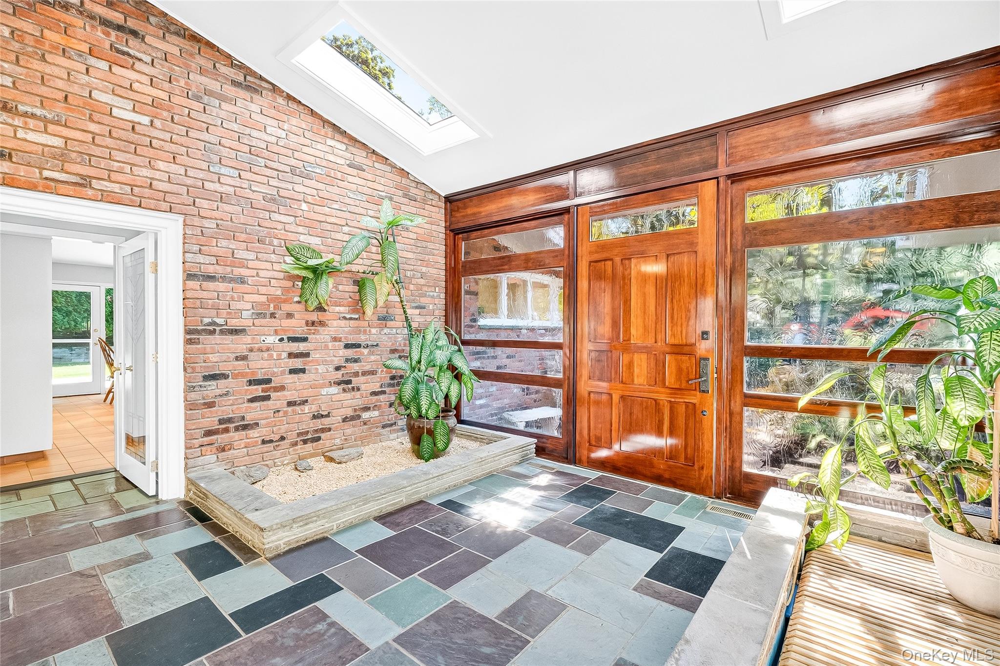 10 Barnaby Lane, Hartsdale, NY 10530