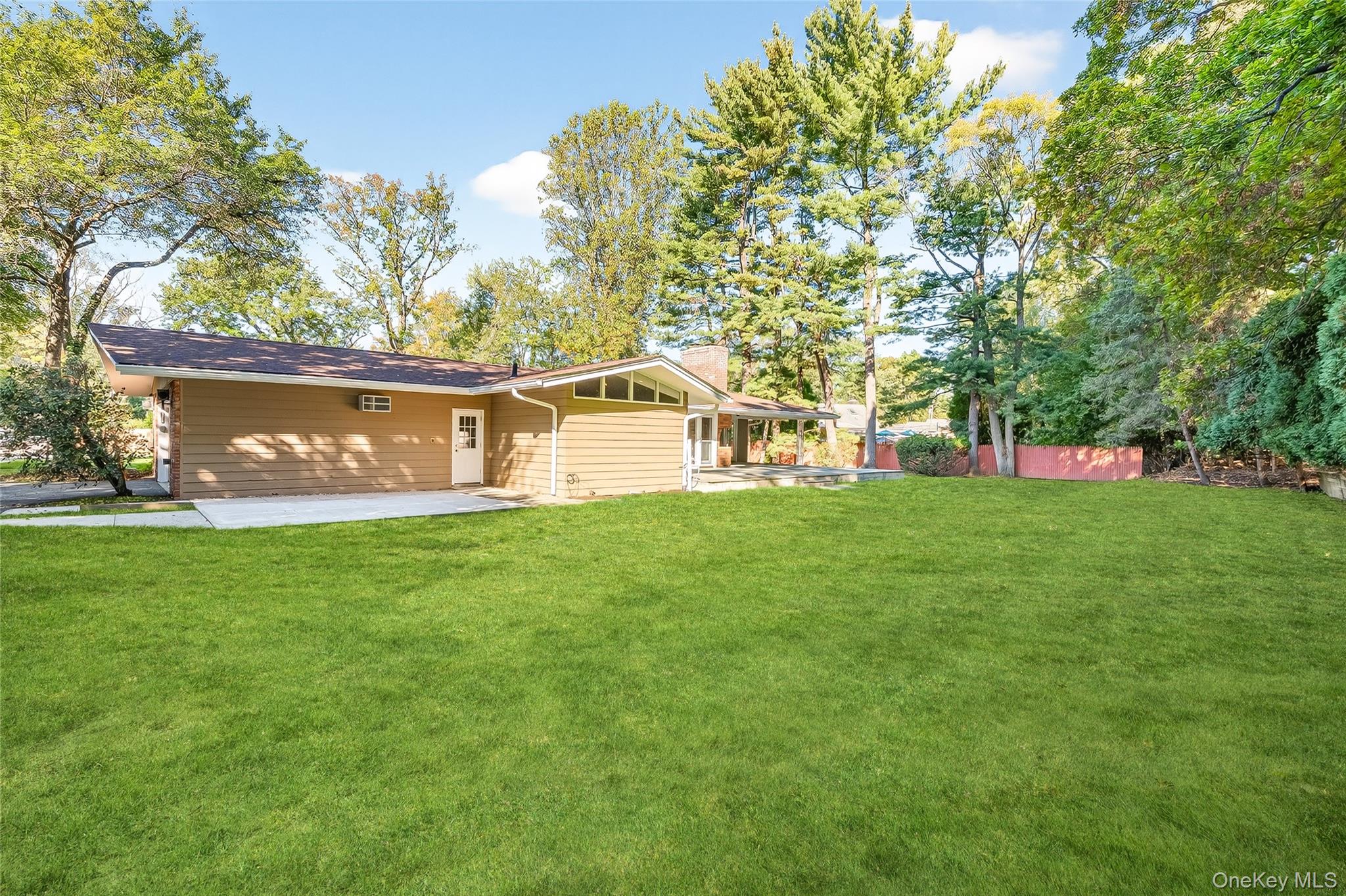 10 Barnaby Lane, Hartsdale, NY 10530