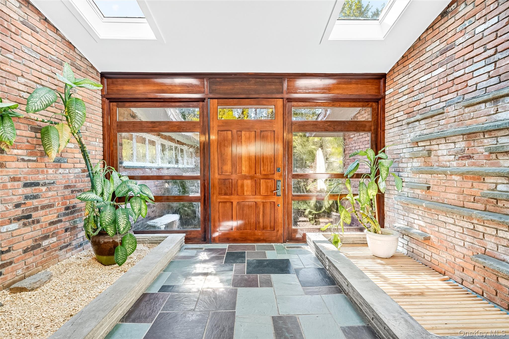 10 Barnaby Lane, Hartsdale, NY 10530