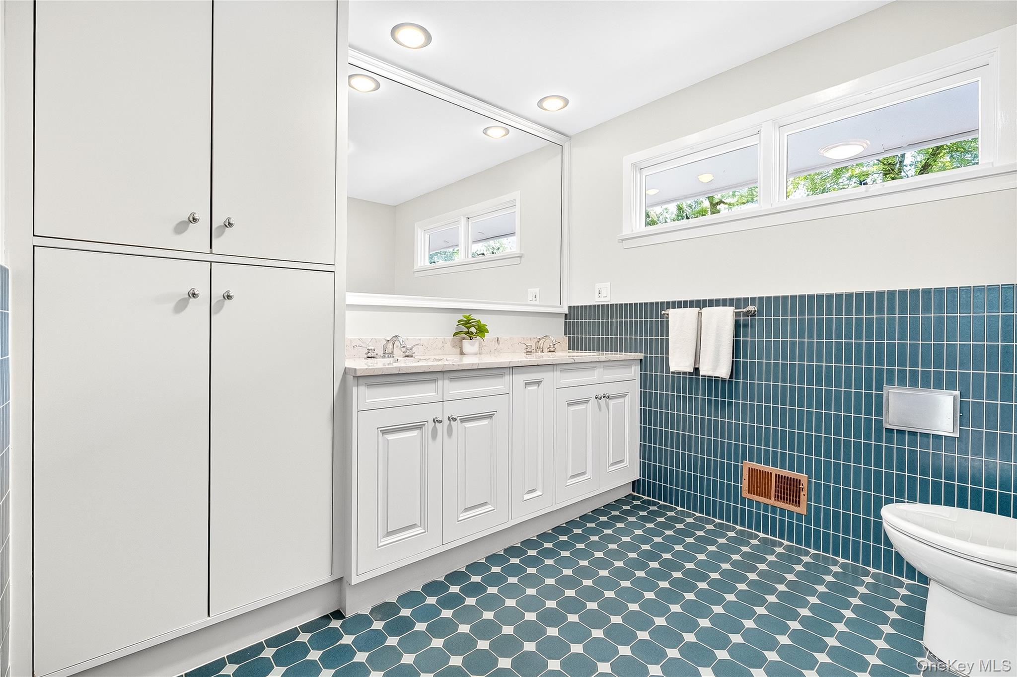 10 Barnaby Lane, Hartsdale, NY 10530