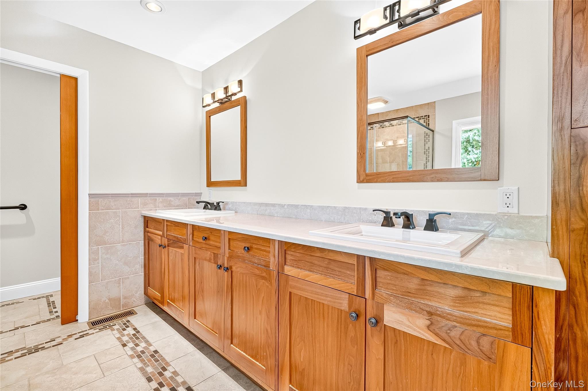 10 Barnaby Lane, Hartsdale, NY 10530