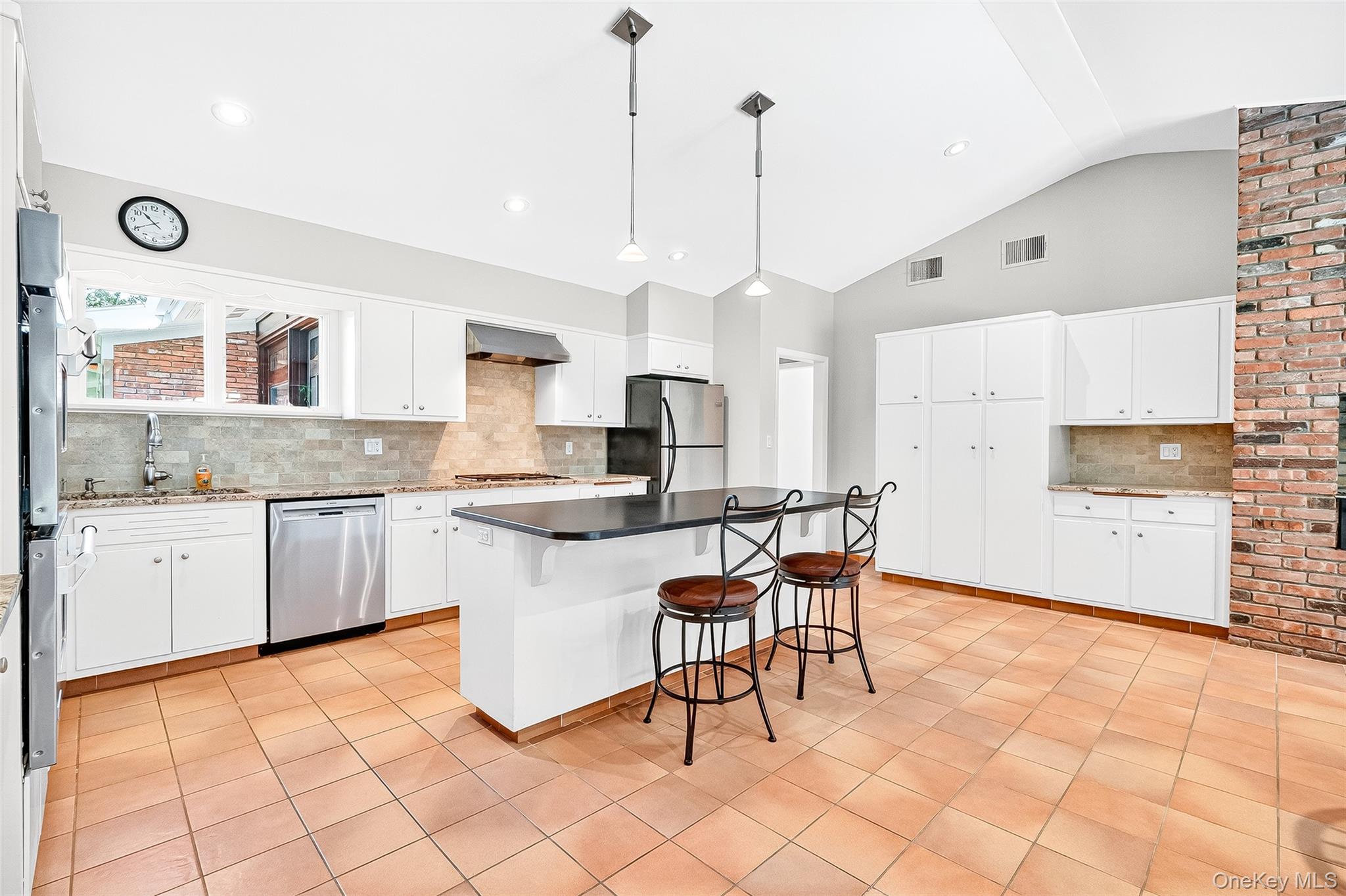 10 Barnaby Lane, Hartsdale, NY 10530