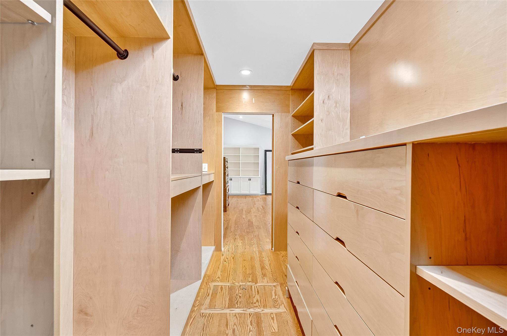 10 Barnaby Lane, Hartsdale, NY 10530