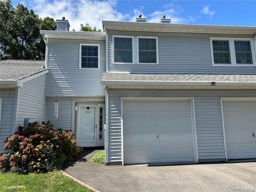 802 Sara Circle, Port Jefferson Station, NY 11776