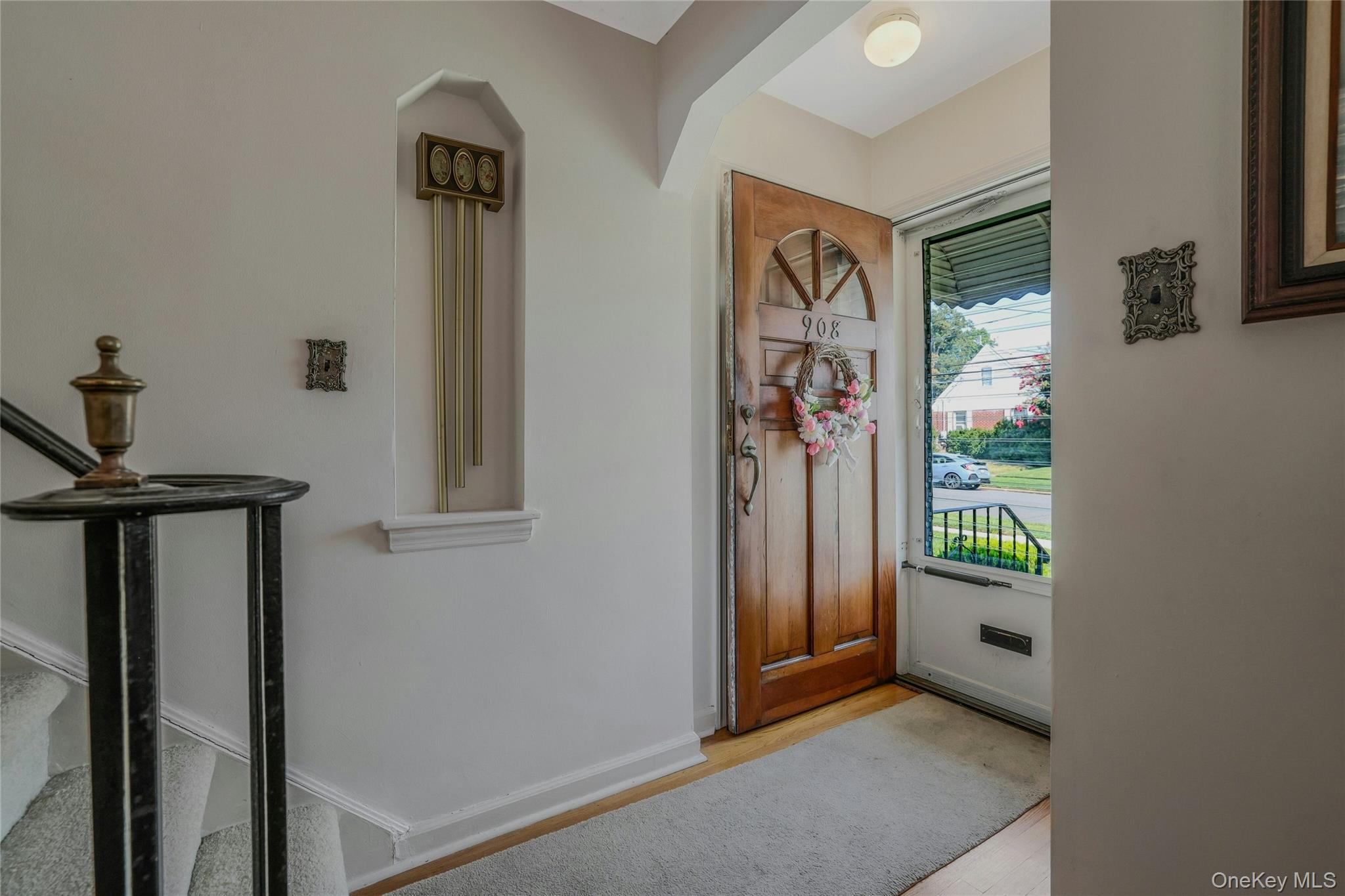 908 6th Avenue, New Hyde Park, NY 11040