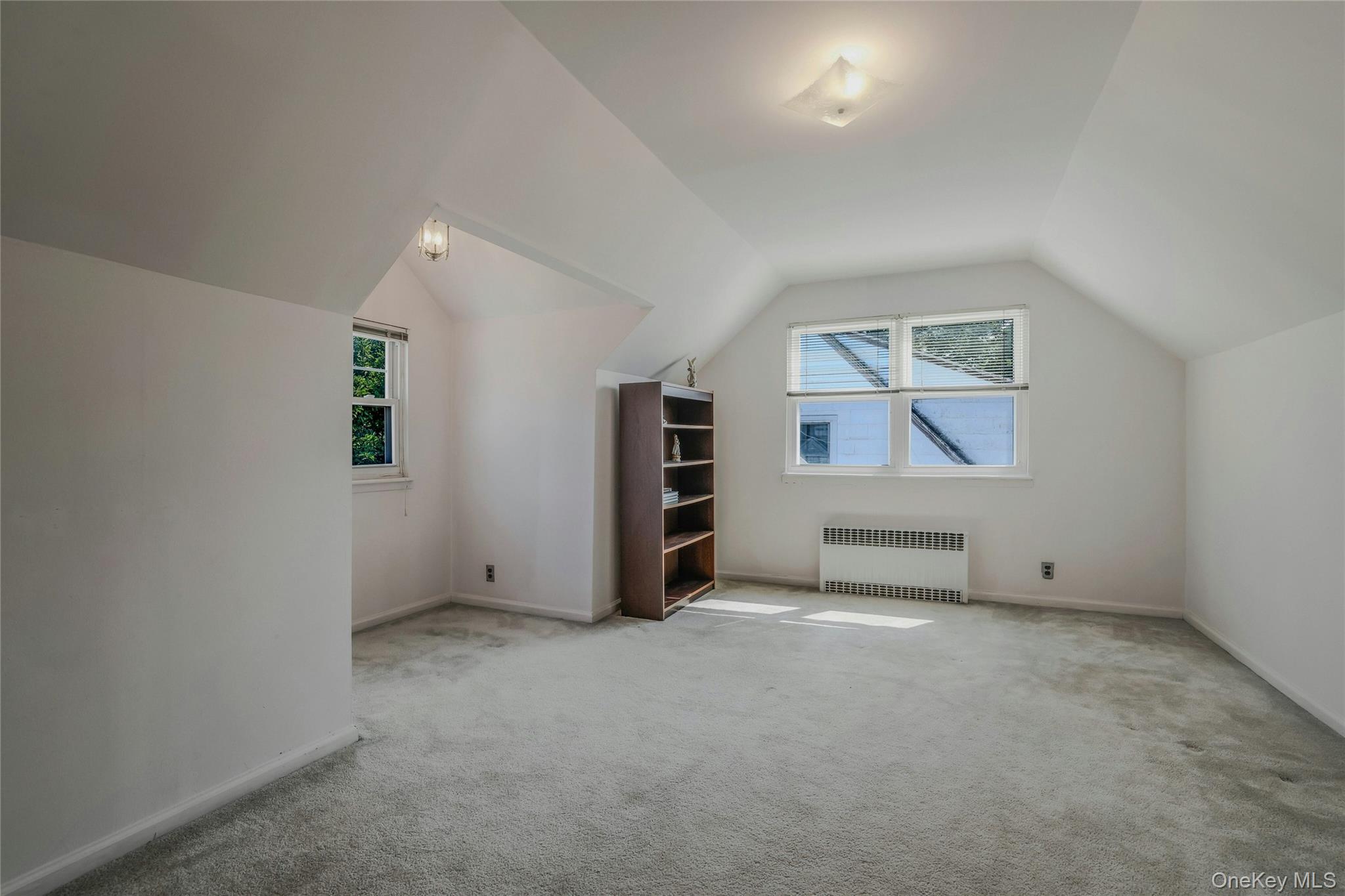 908 6th Avenue, New Hyde Park, NY 11040