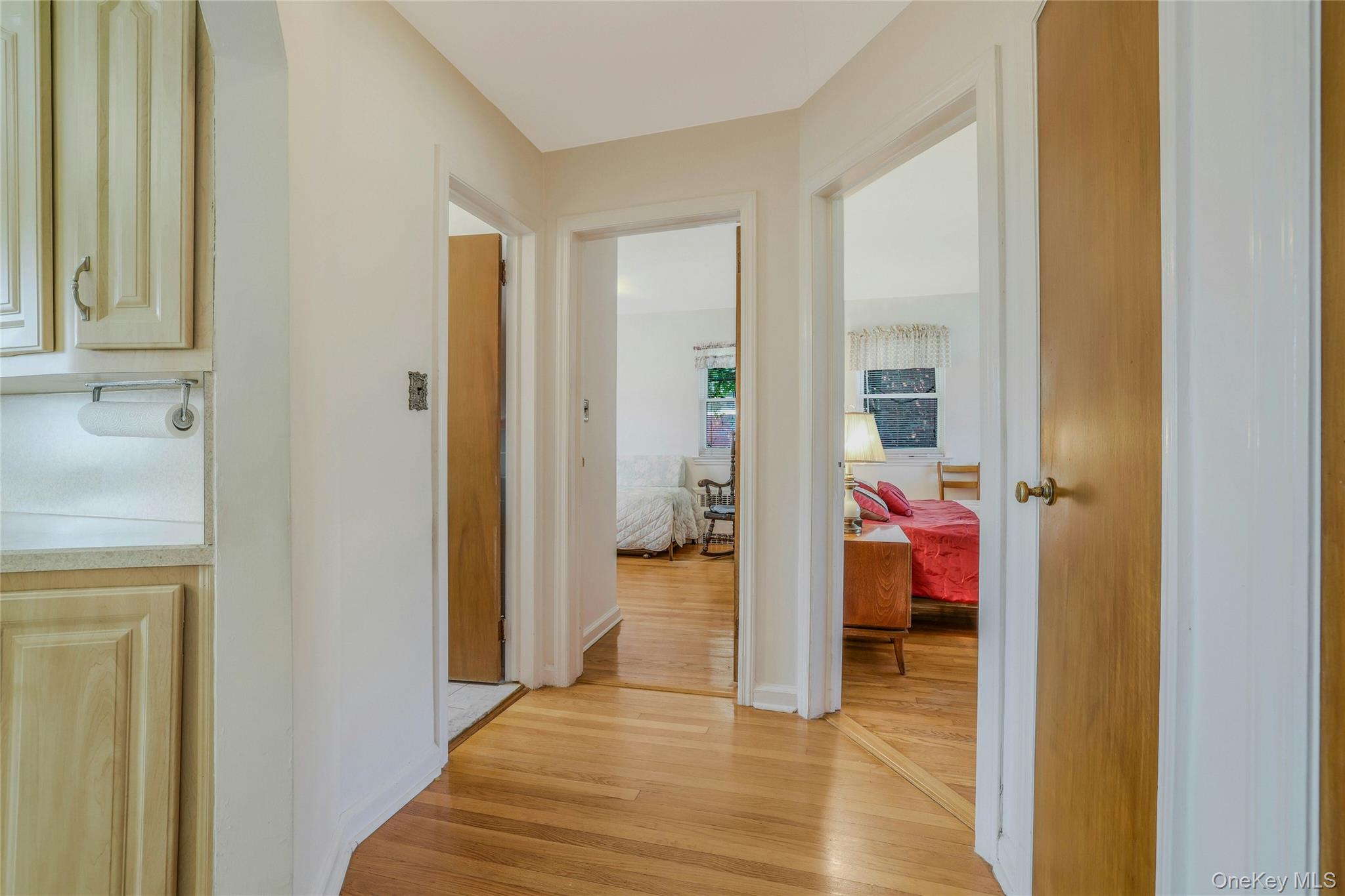 908 6th Avenue, New Hyde Park, NY 11040