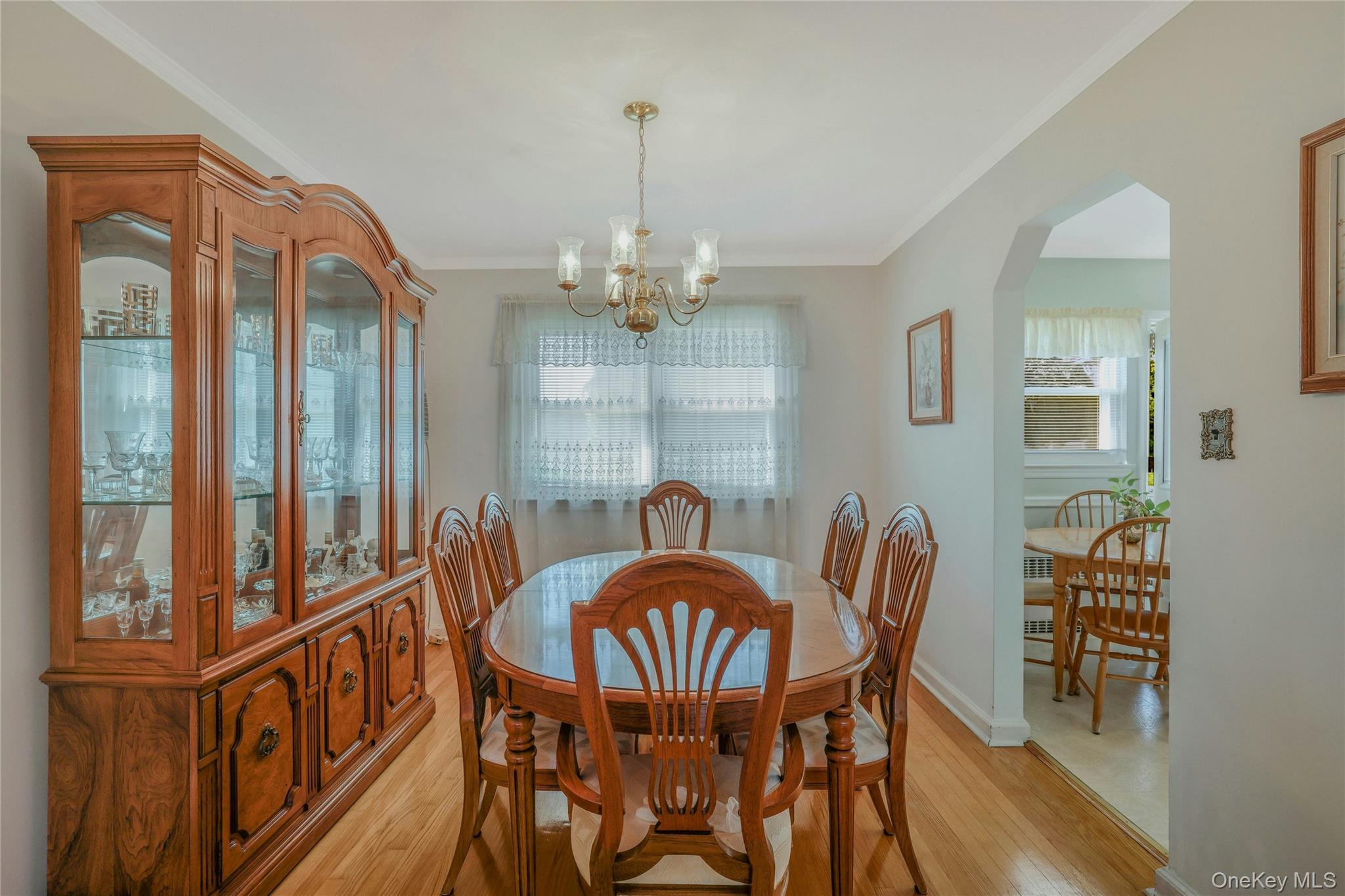 908 6th Avenue, New Hyde Park, NY 11040