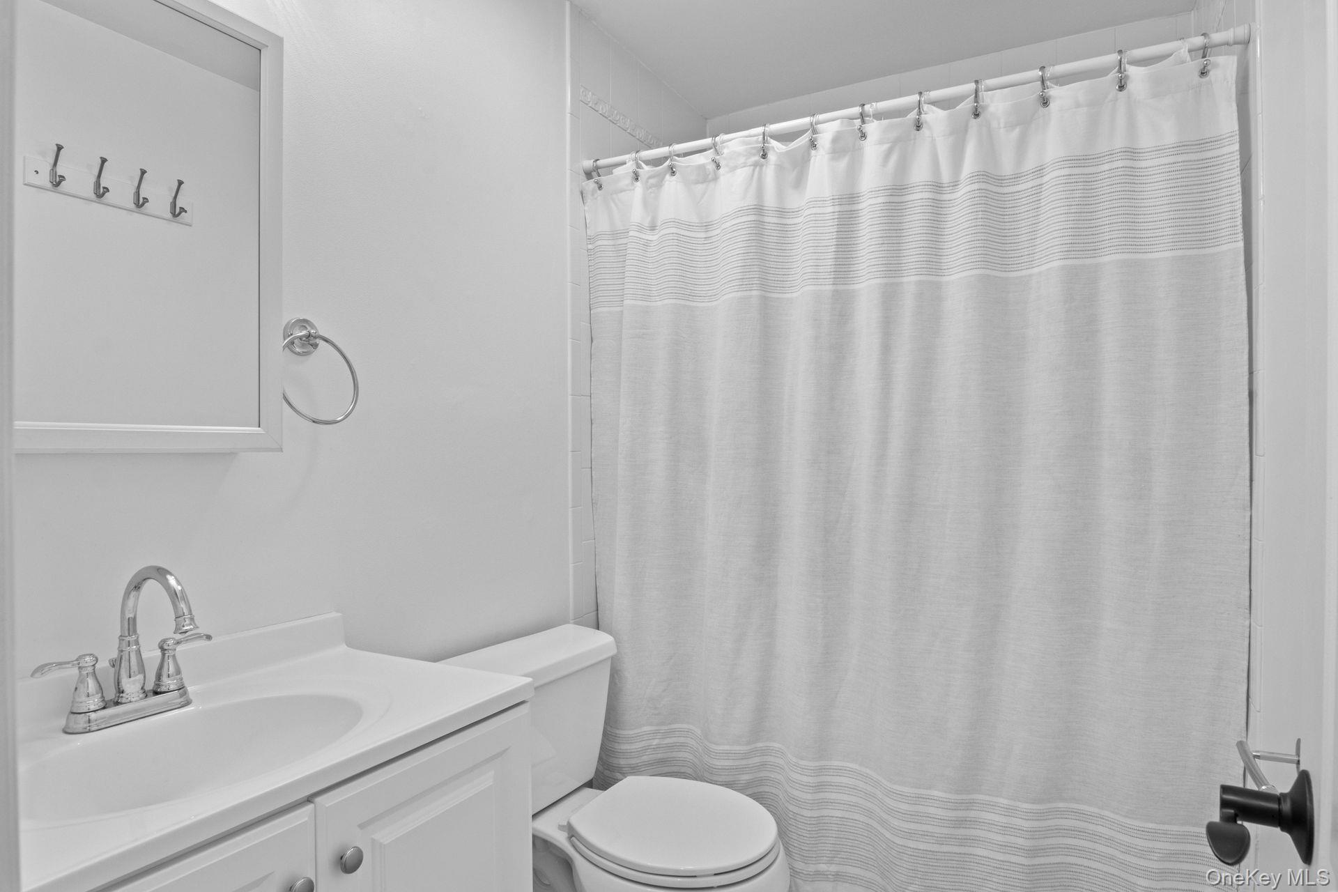 175 Main Avenue # 136, Wheatley Heights, NY 11798