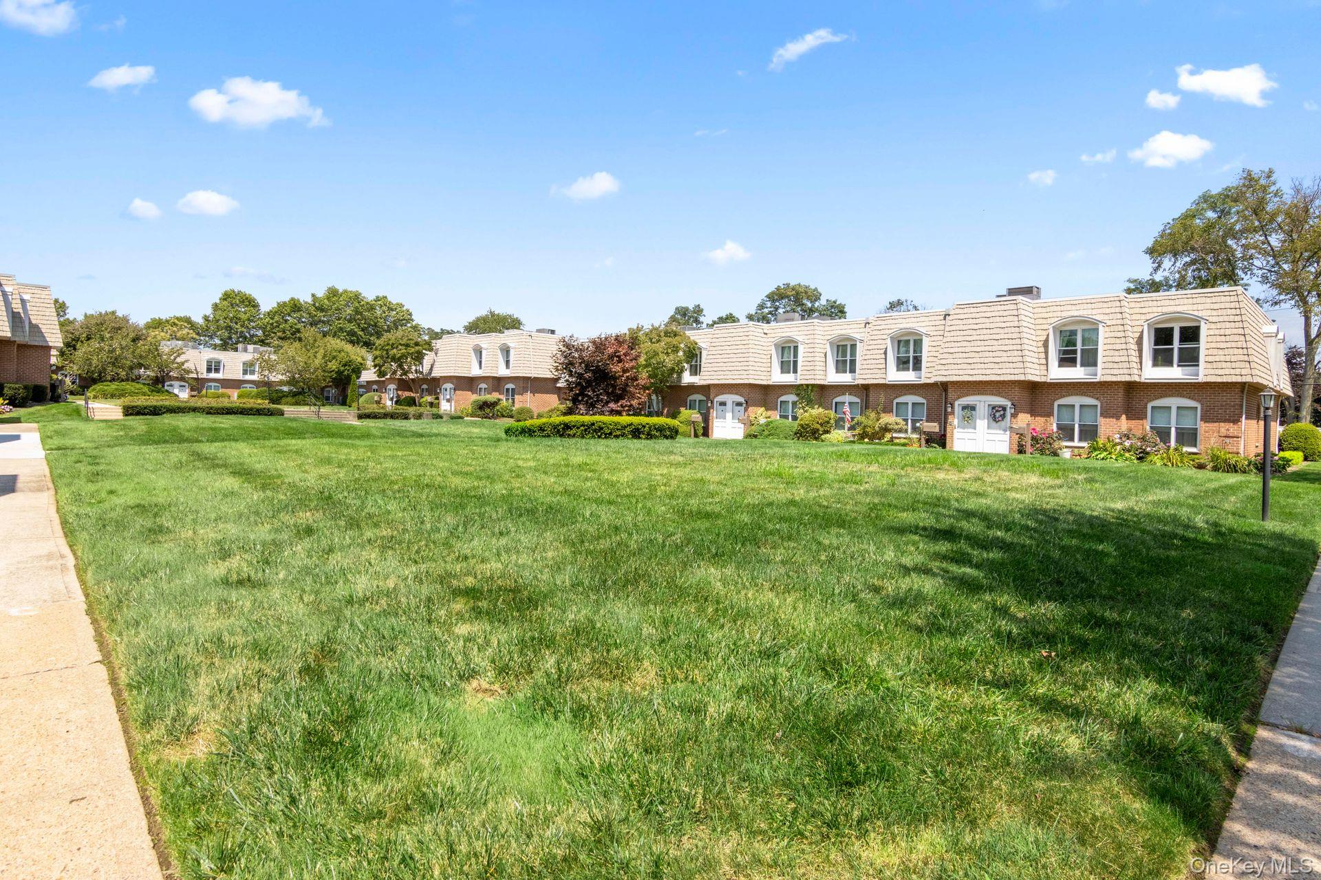 175 Main Avenue # 136, Wheatley Heights, NY 11798